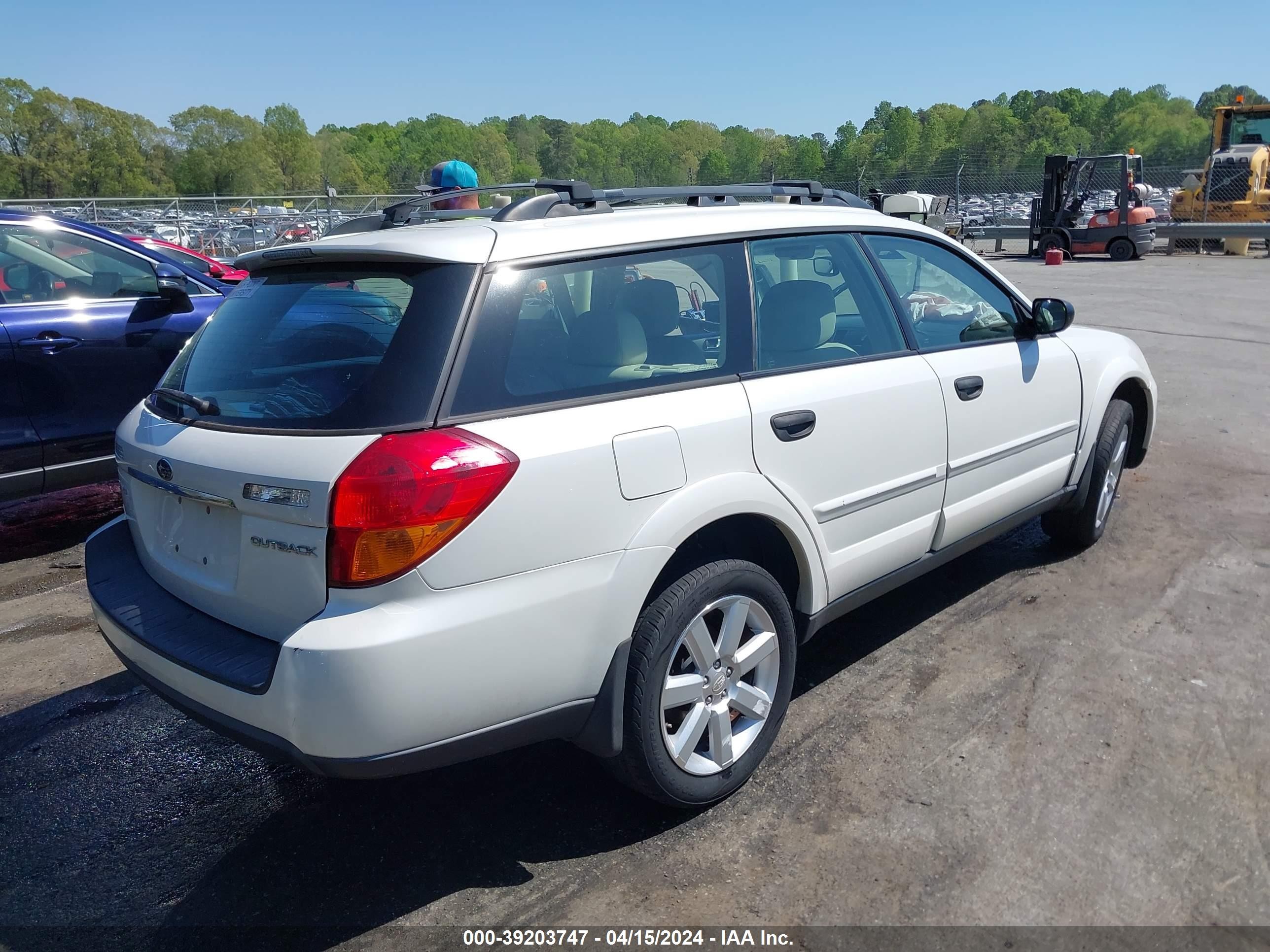 Photo 3 VIN: 4S4BP61C177335619 - SUBARU OUTBACK 