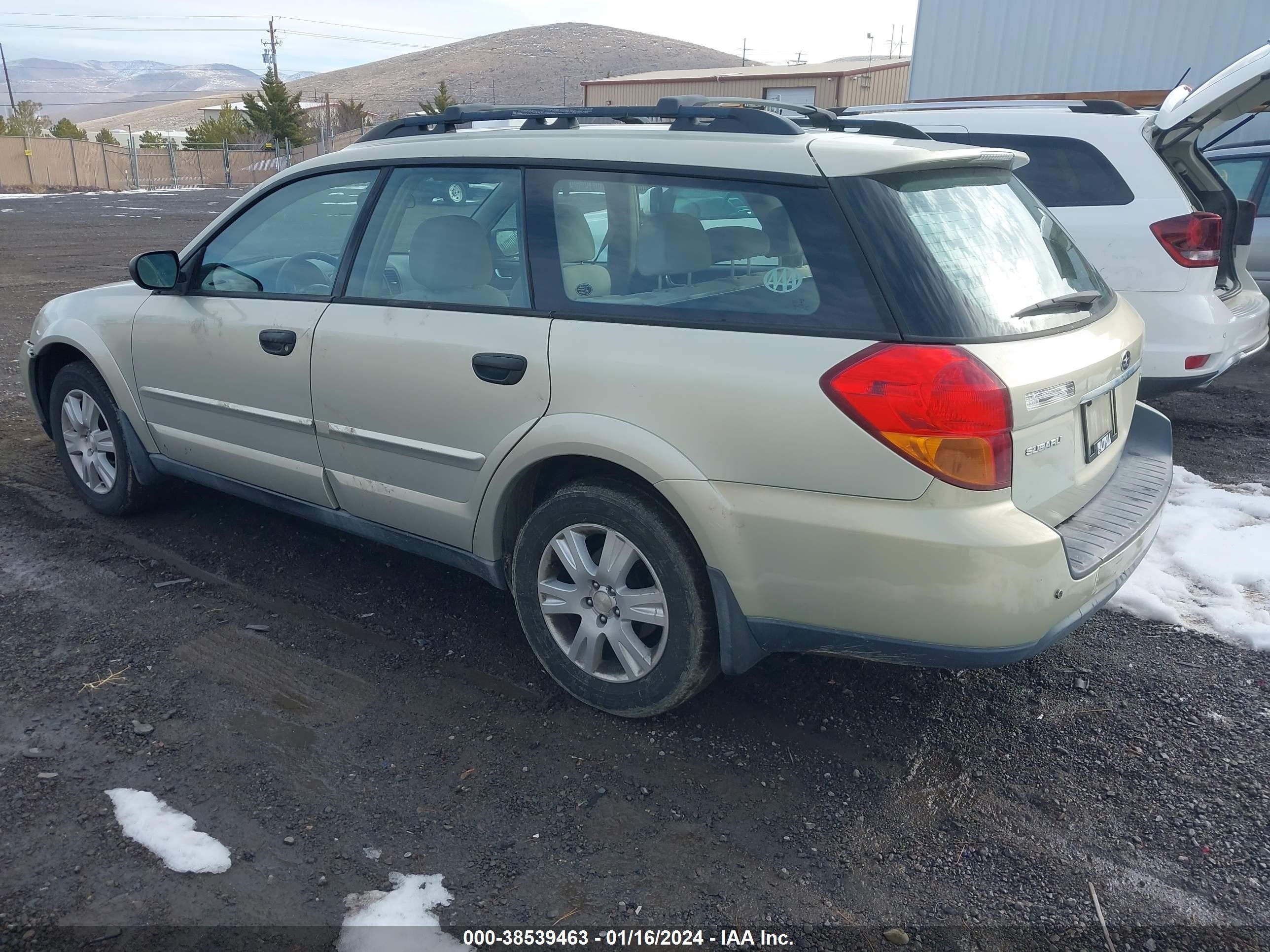 Photo 2 VIN: 4S4BP61C257300844 - SUBARU OUTBACK 