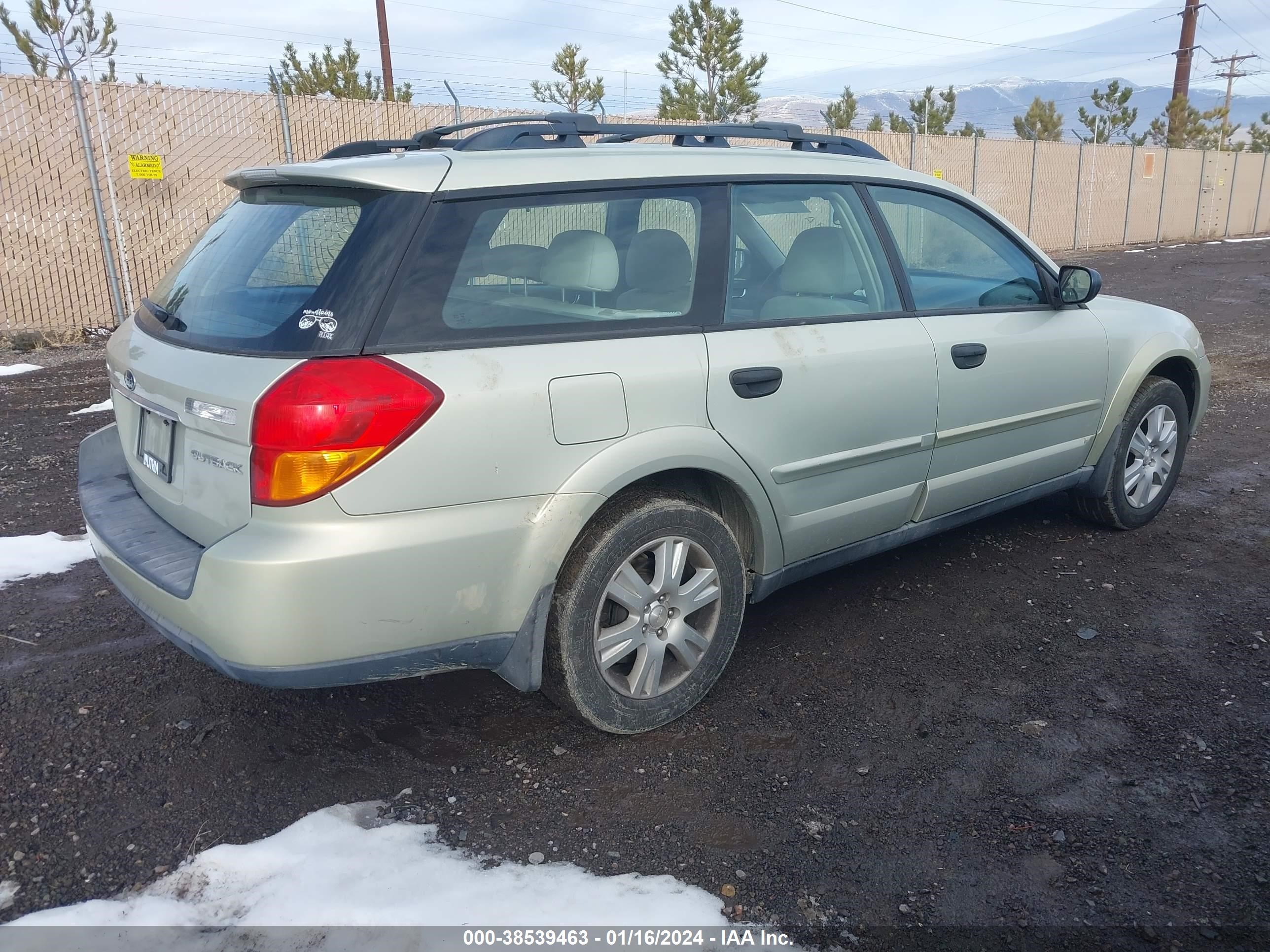 Photo 3 VIN: 4S4BP61C257300844 - SUBARU OUTBACK 