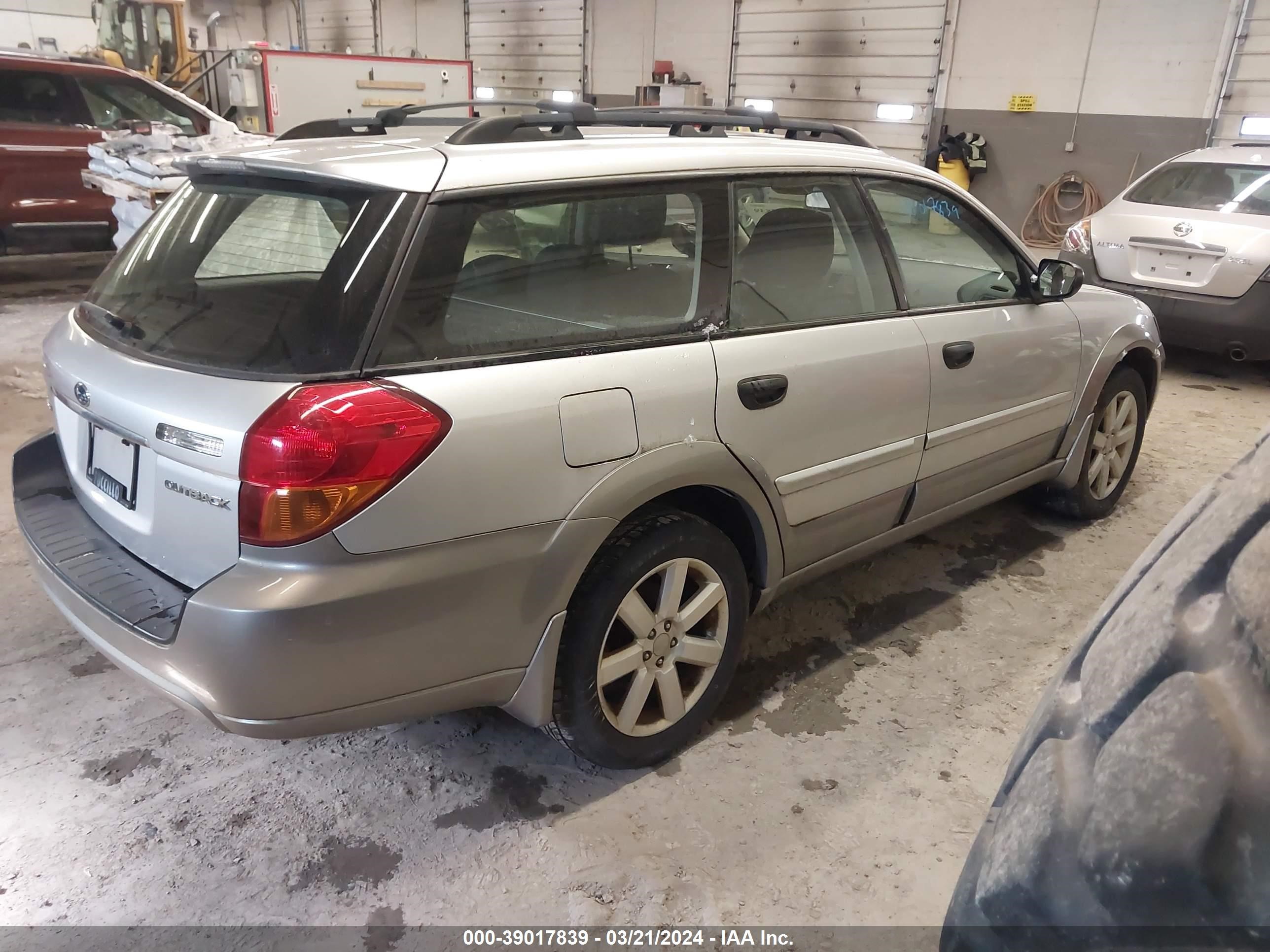 Photo 3 VIN: 4S4BP61C277322572 - SUBARU OUTBACK 