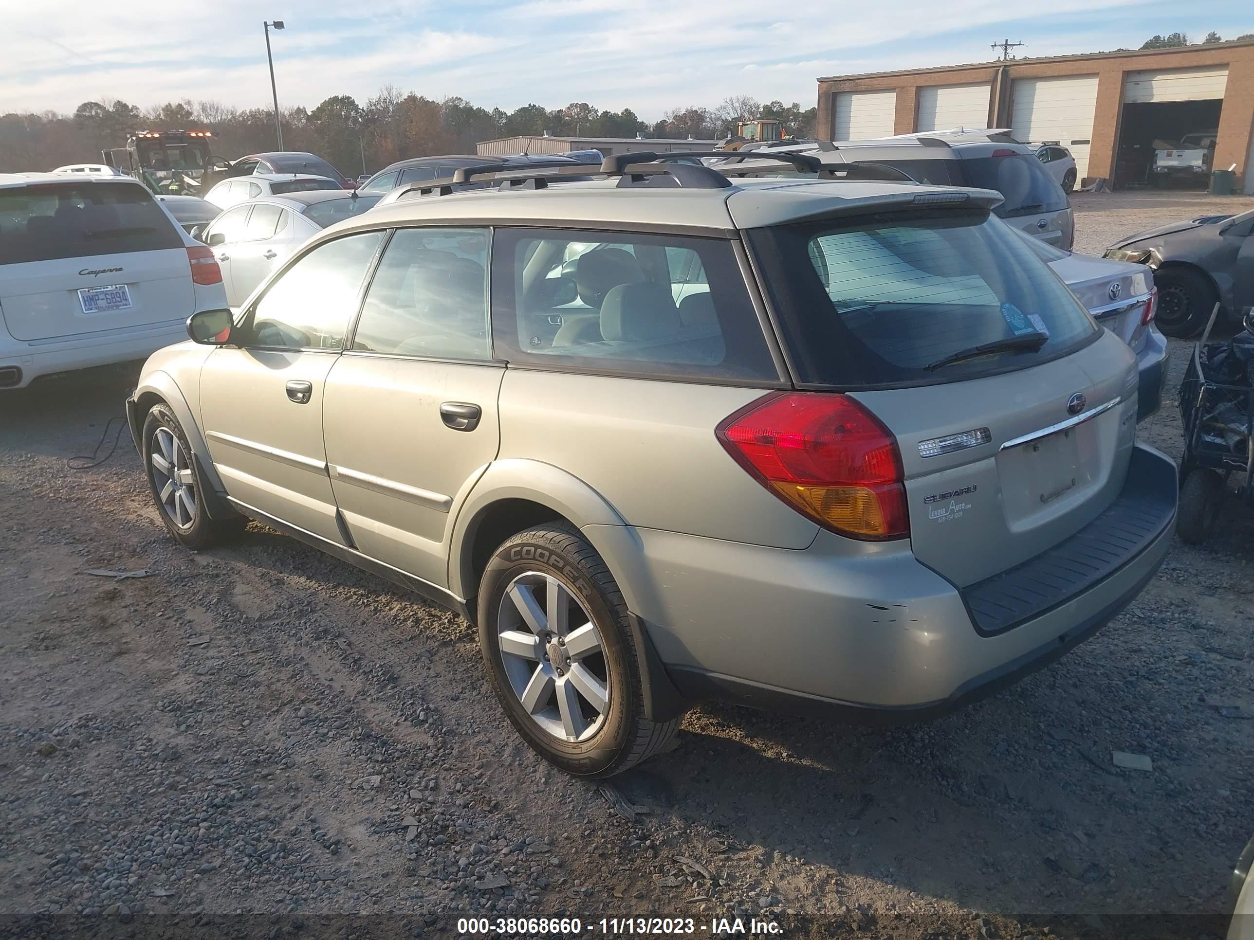 Photo 2 VIN: 4S4BP61C277344779 - SUBARU OUTBACK 