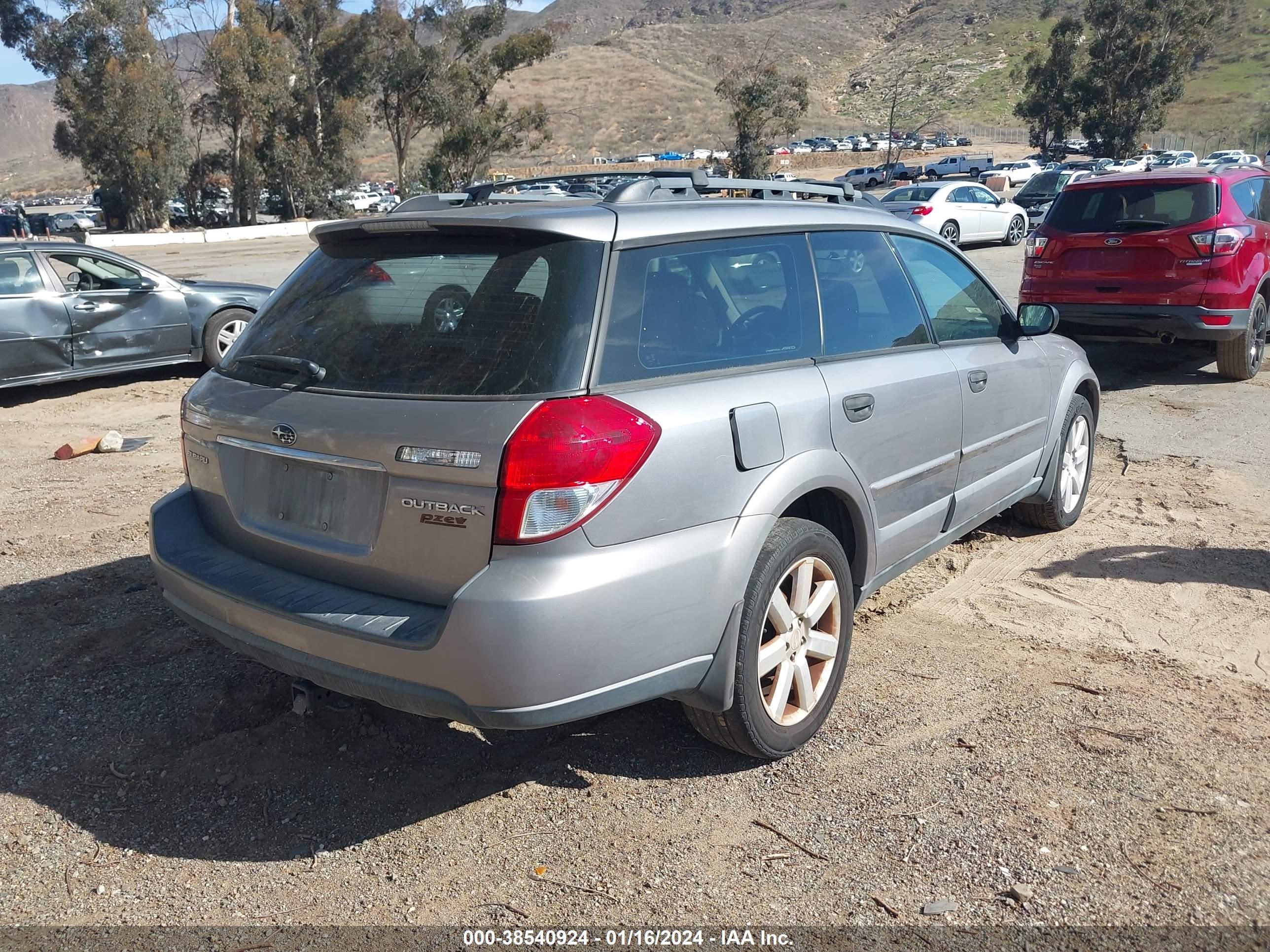 Photo 3 VIN: 4S4BP61C287334335 - SUBARU OUTBACK 