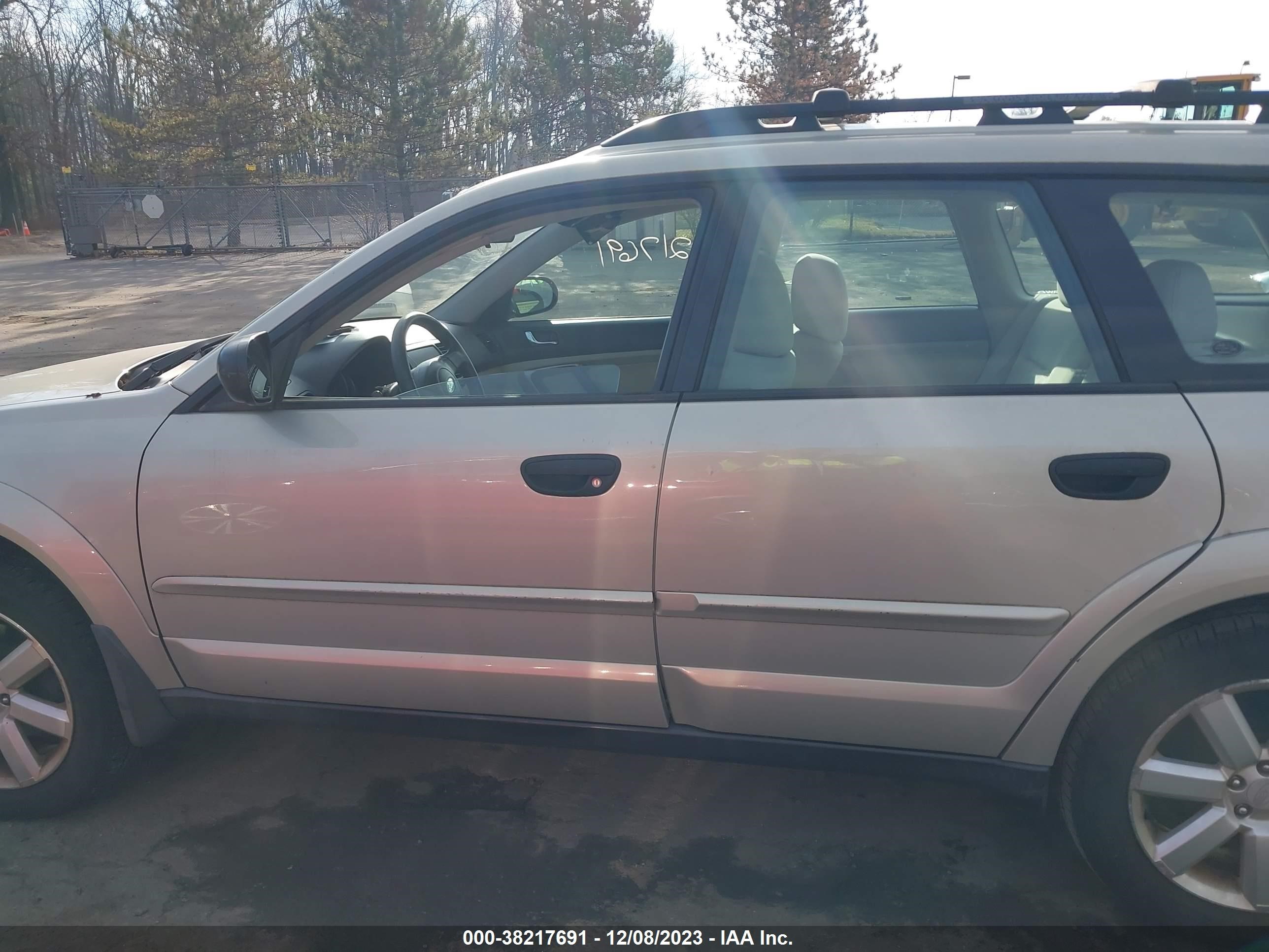 Photo 13 VIN: 4S4BP61C367322935 - SUBARU OUTBACK 