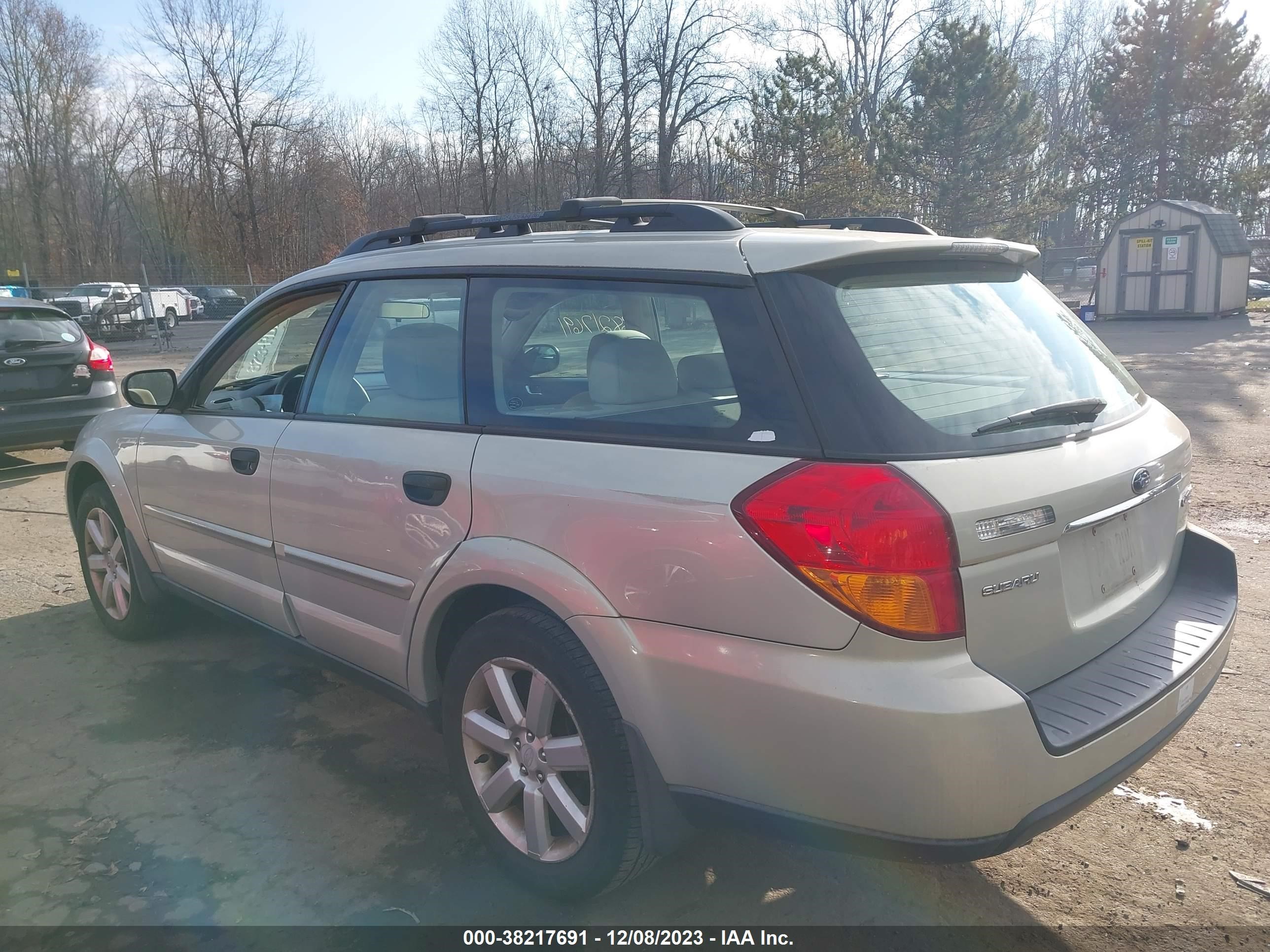 Photo 2 VIN: 4S4BP61C367322935 - SUBARU OUTBACK 