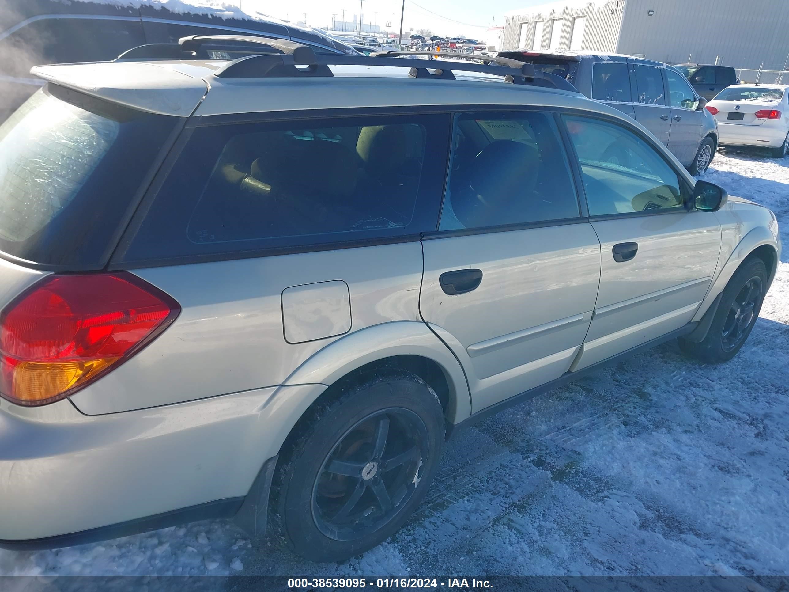 Photo 3 VIN: 4S4BP61C377330275 - SUBARU OUTBACK 