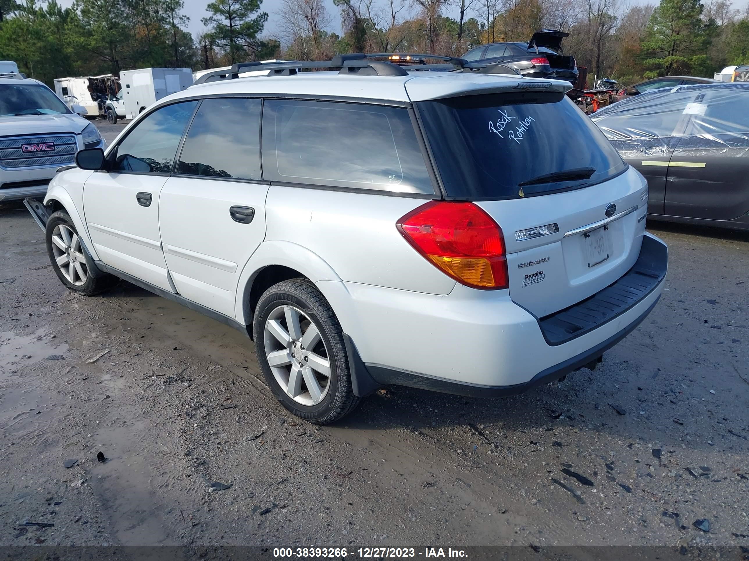 Photo 2 VIN: 4S4BP61C377346167 - SUBARU OUTBACK 