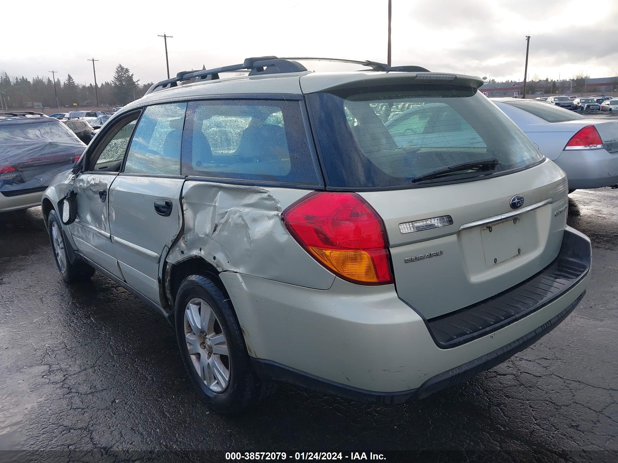 Photo 2 VIN: 4S4BP61C657302340 - SUBARU OUTBACK 