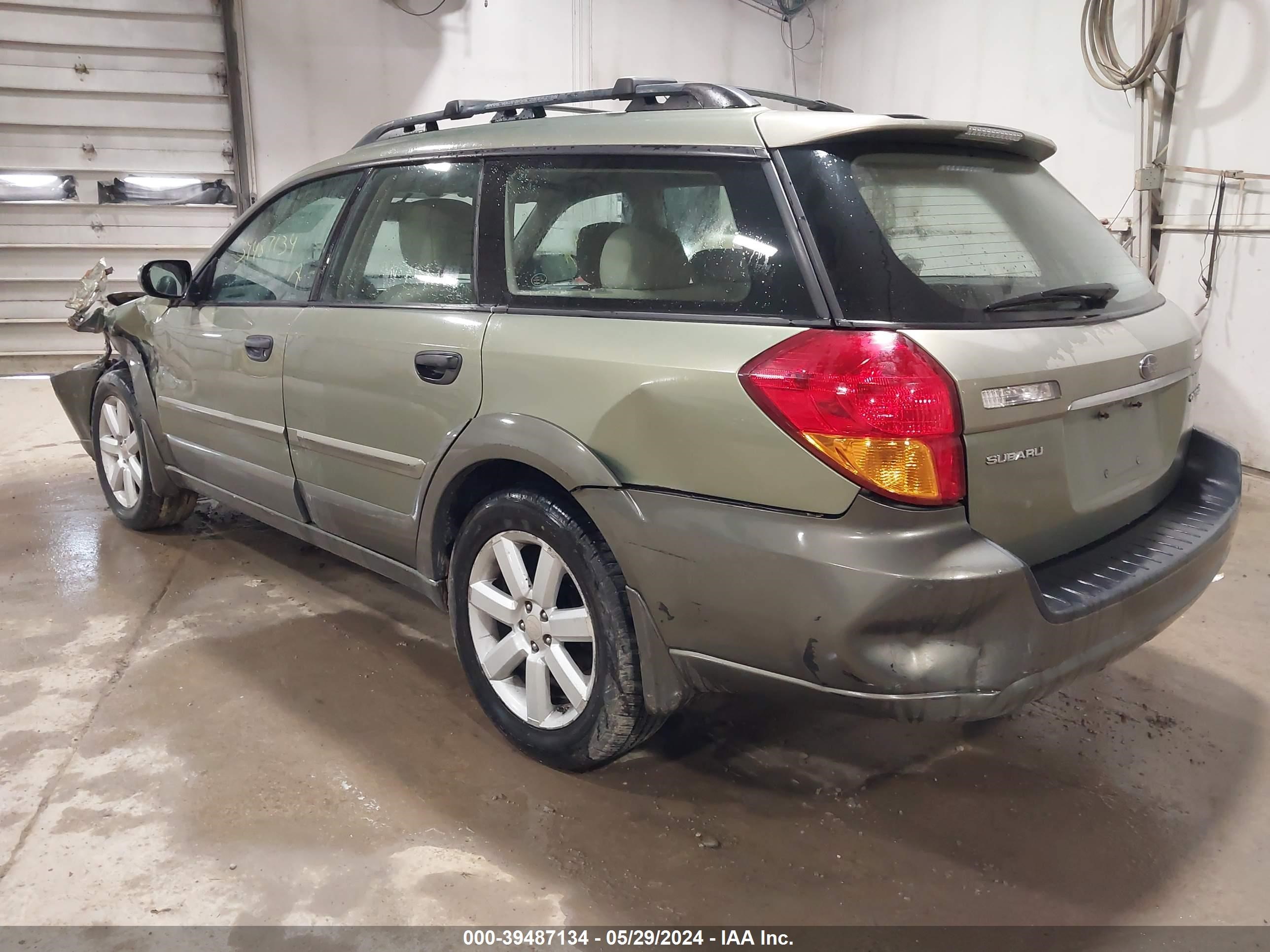 Photo 2 VIN: 4S4BP61C677328830 - SUBARU OUTBACK 