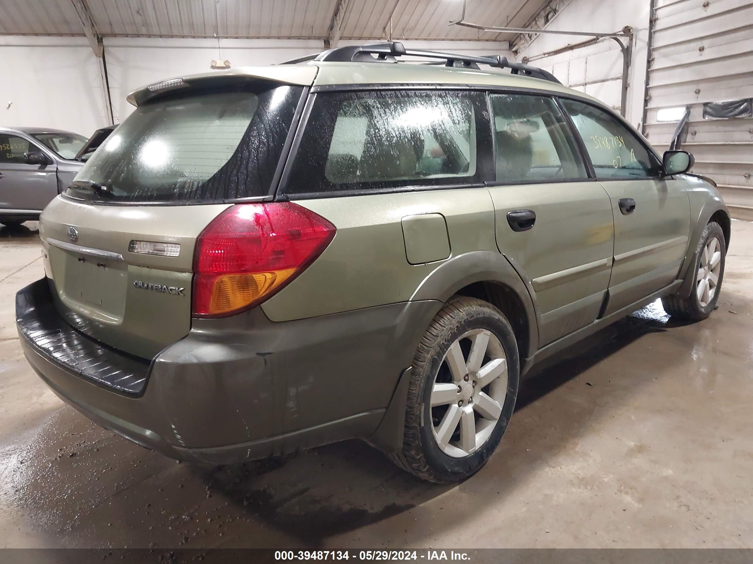 Photo 3 VIN: 4S4BP61C677328830 - SUBARU OUTBACK 