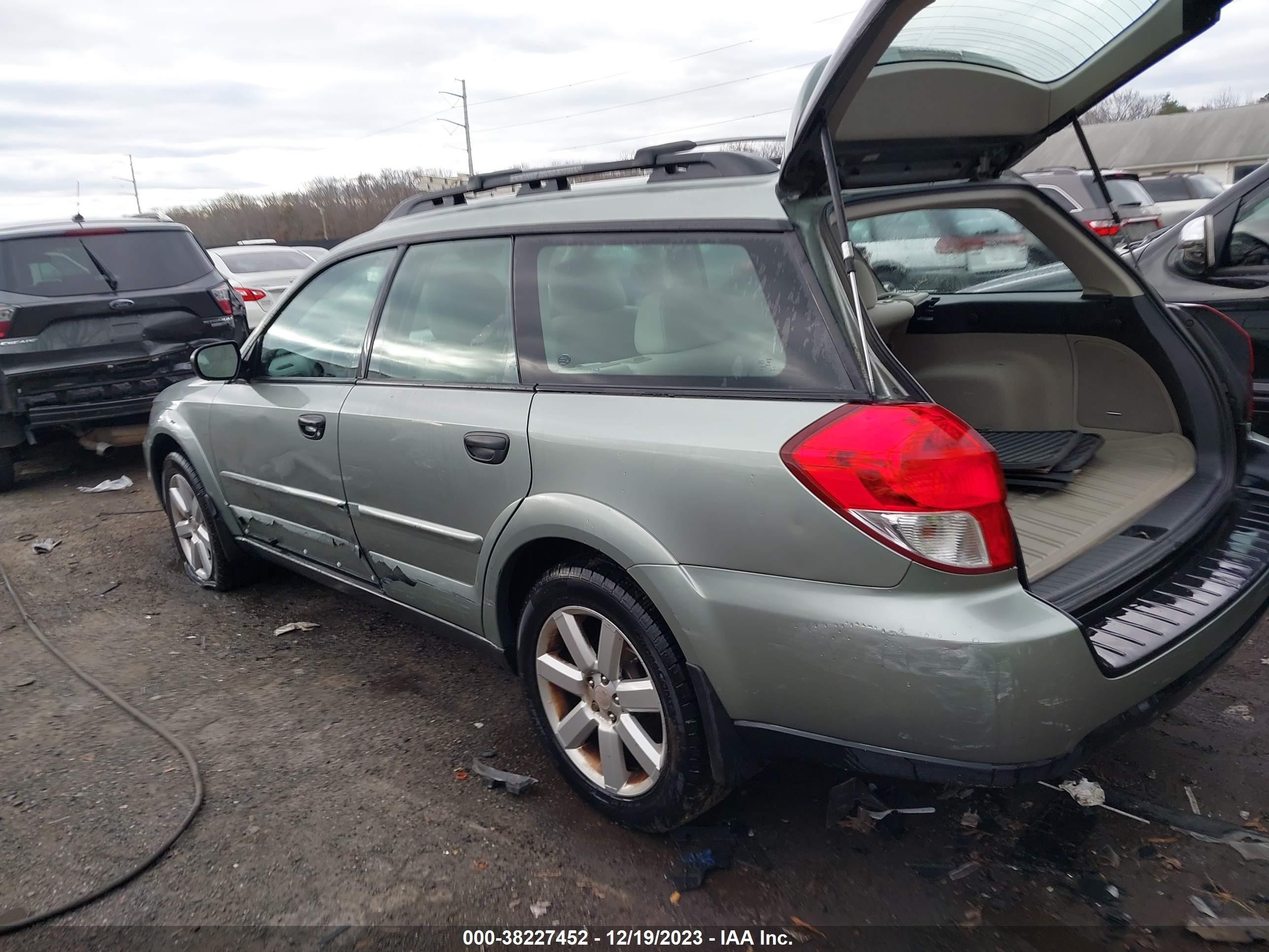 Photo 2 VIN: 4S4BP61C697344755 - SUBARU OUTBACK 