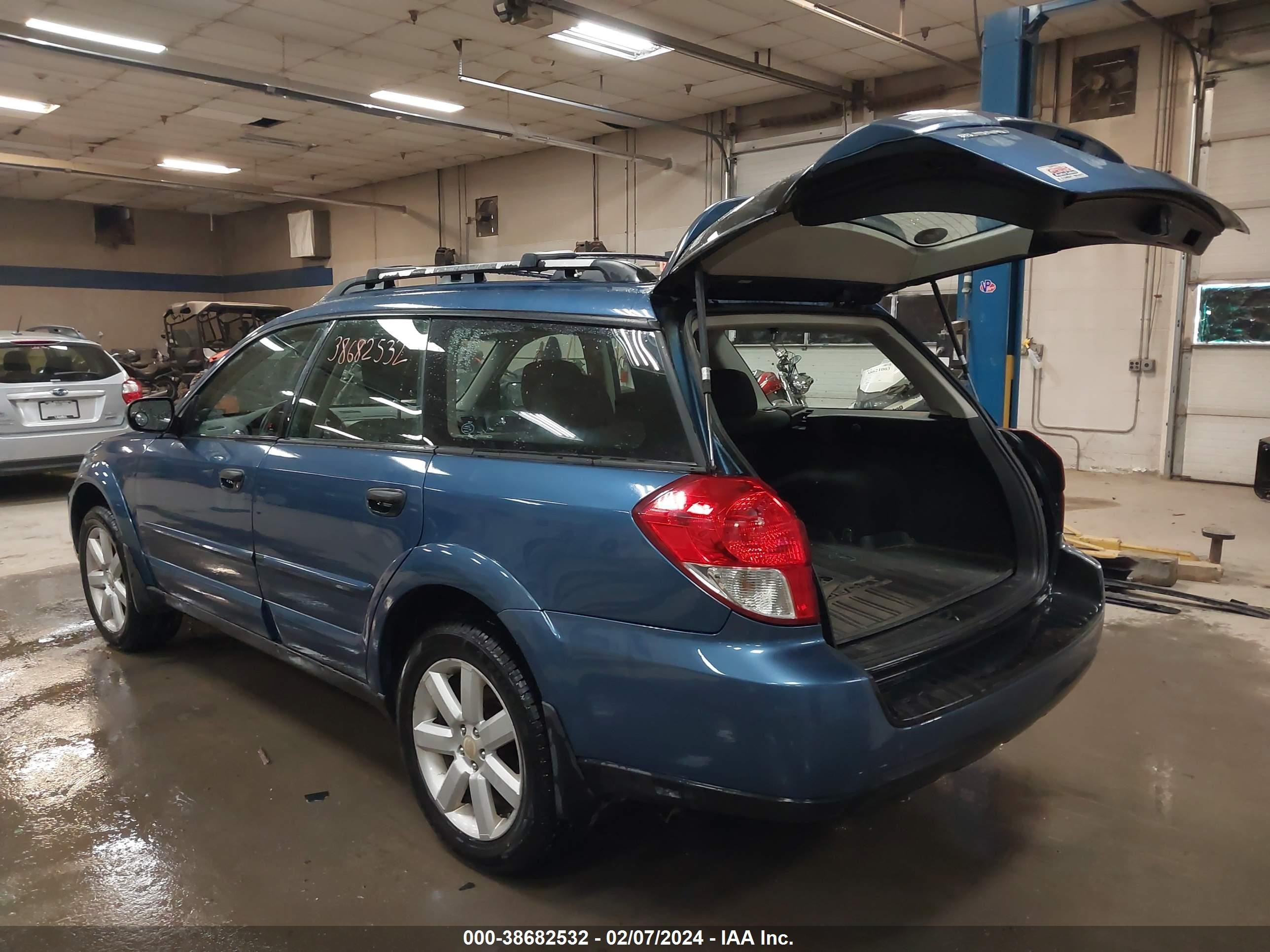 Photo 2 VIN: 4S4BP61C786359902 - SUBARU OUTBACK 