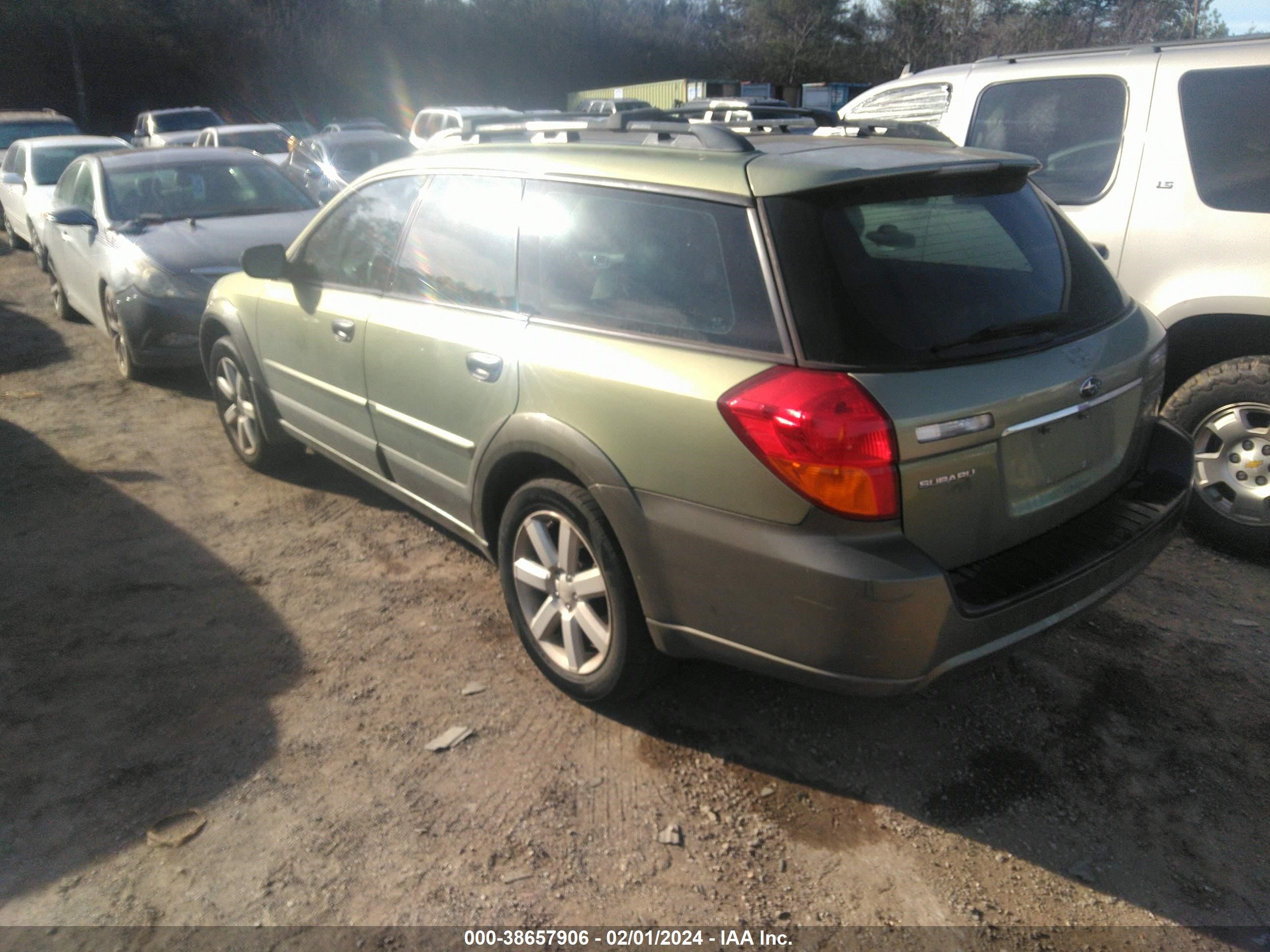 Photo 2 VIN: 4S4BP61C867341402 - SUBARU OUTBACK 