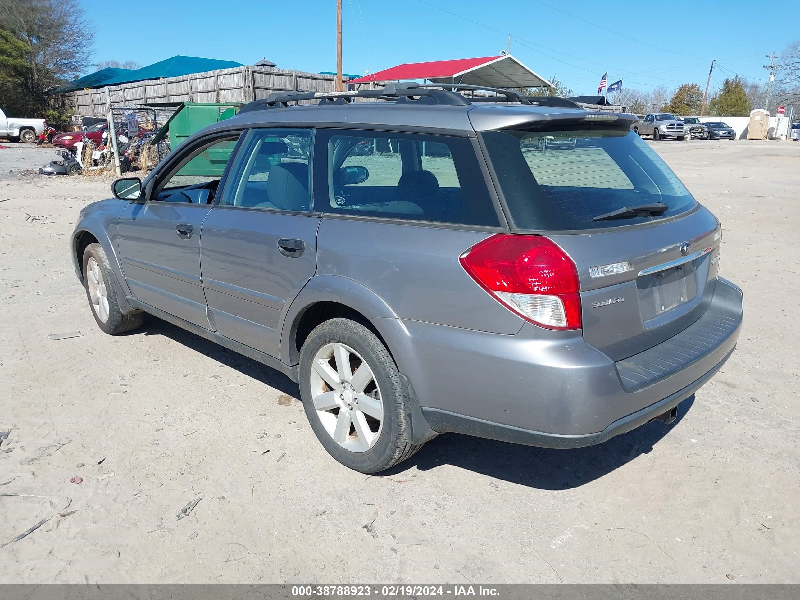 Photo 2 VIN: 4S4BP61C897326094 - SUBARU OUTBACK 