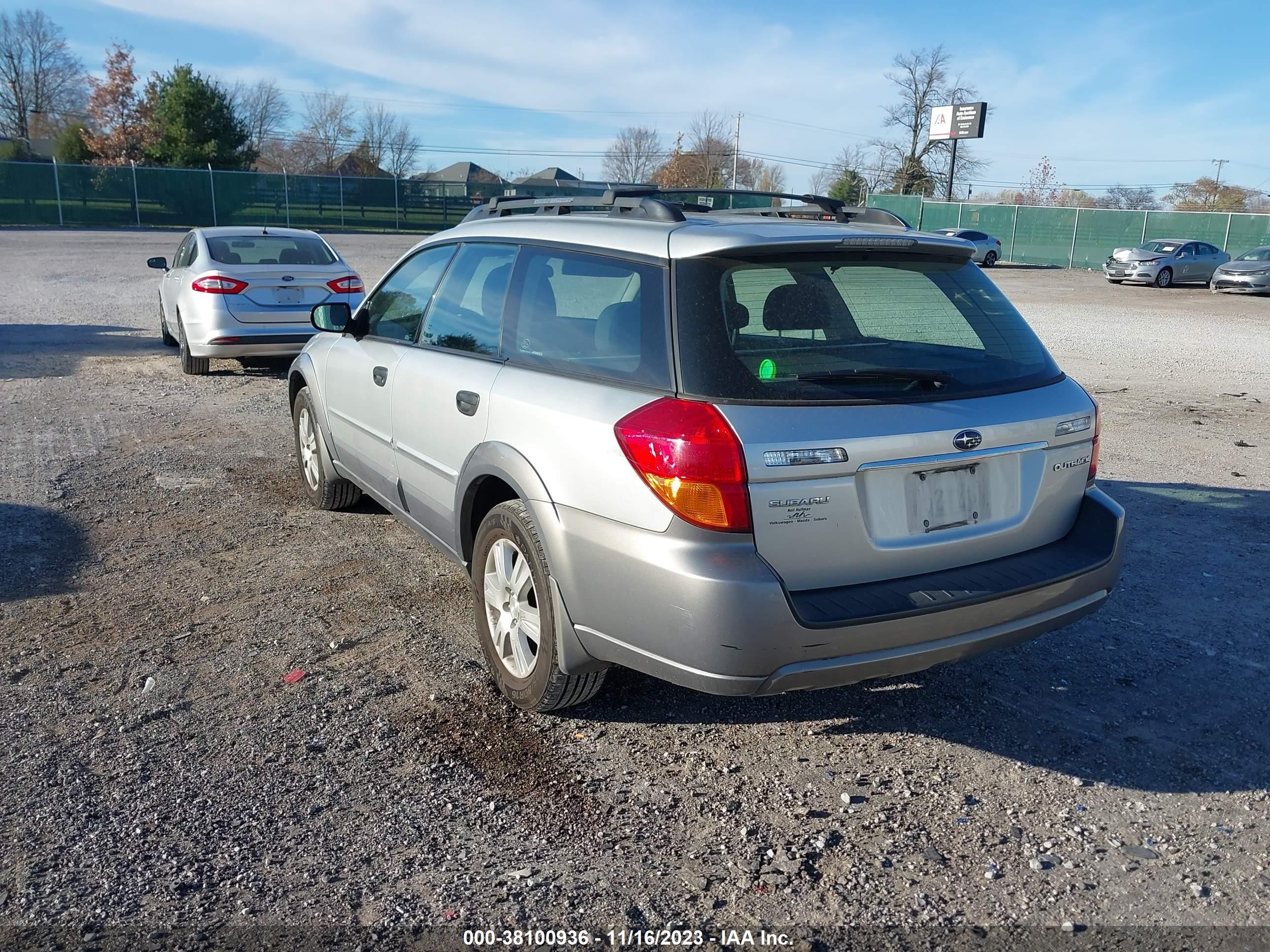 Photo 2 VIN: 4S4BP61CX57307704 - SUBARU OUTBACK 