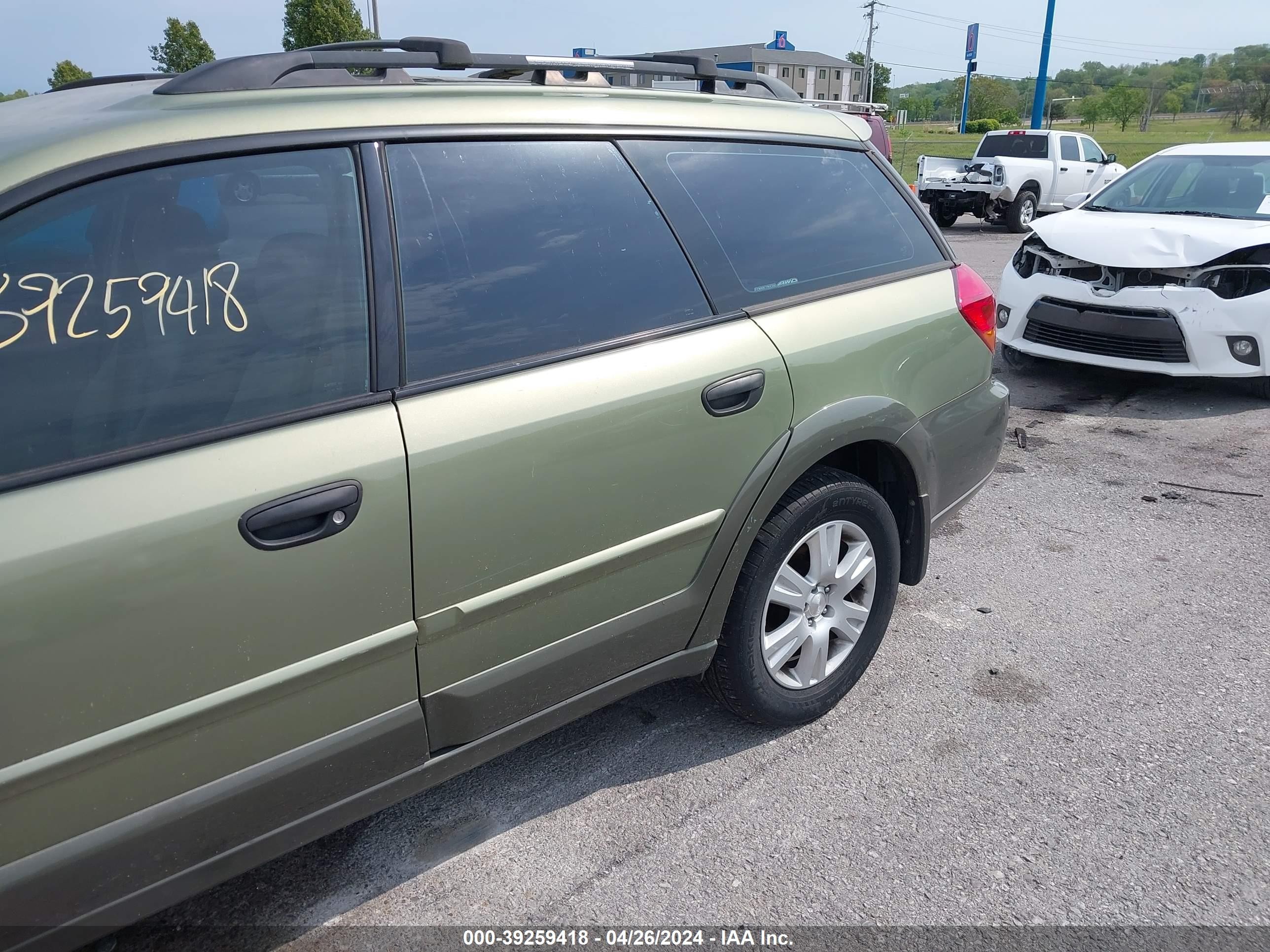 Photo 12 VIN: 4S4BP61CX57334868 - SUBARU OUTBACK 