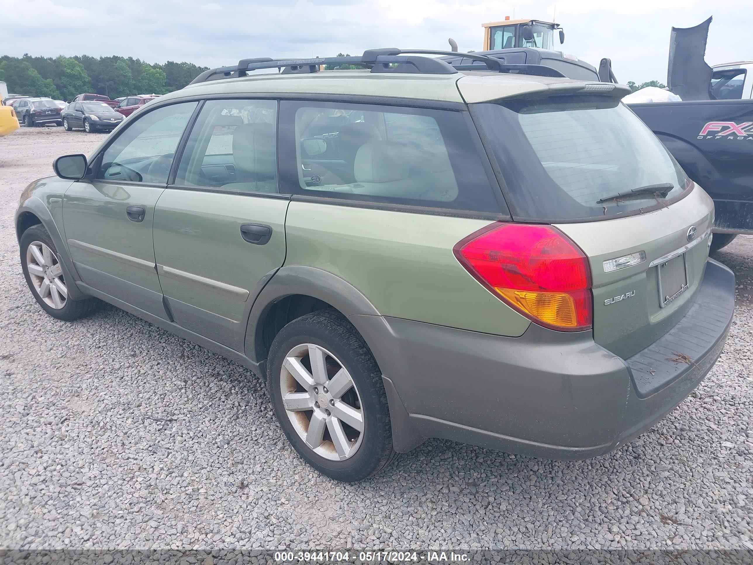 Photo 2 VIN: 4S4BP61CX77322318 - SUBARU OUTBACK 