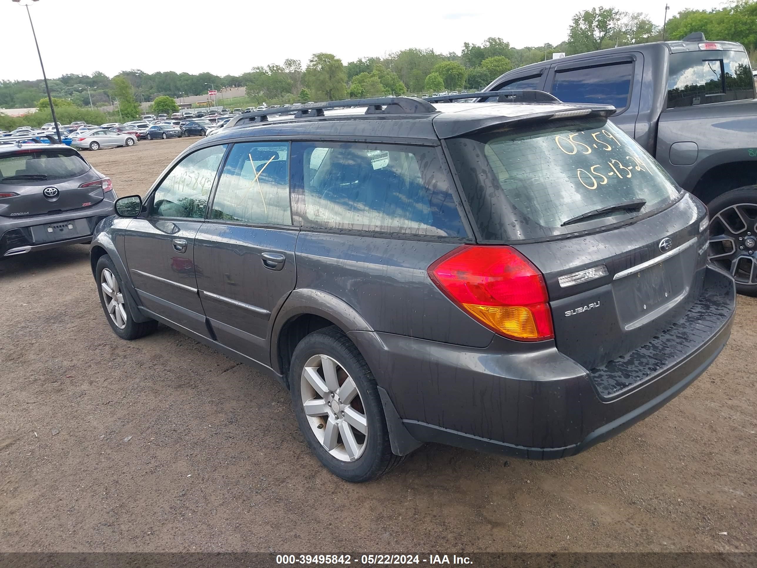 Photo 2 VIN: 4S4BP62C077310712 - SUBARU OUTBACK 