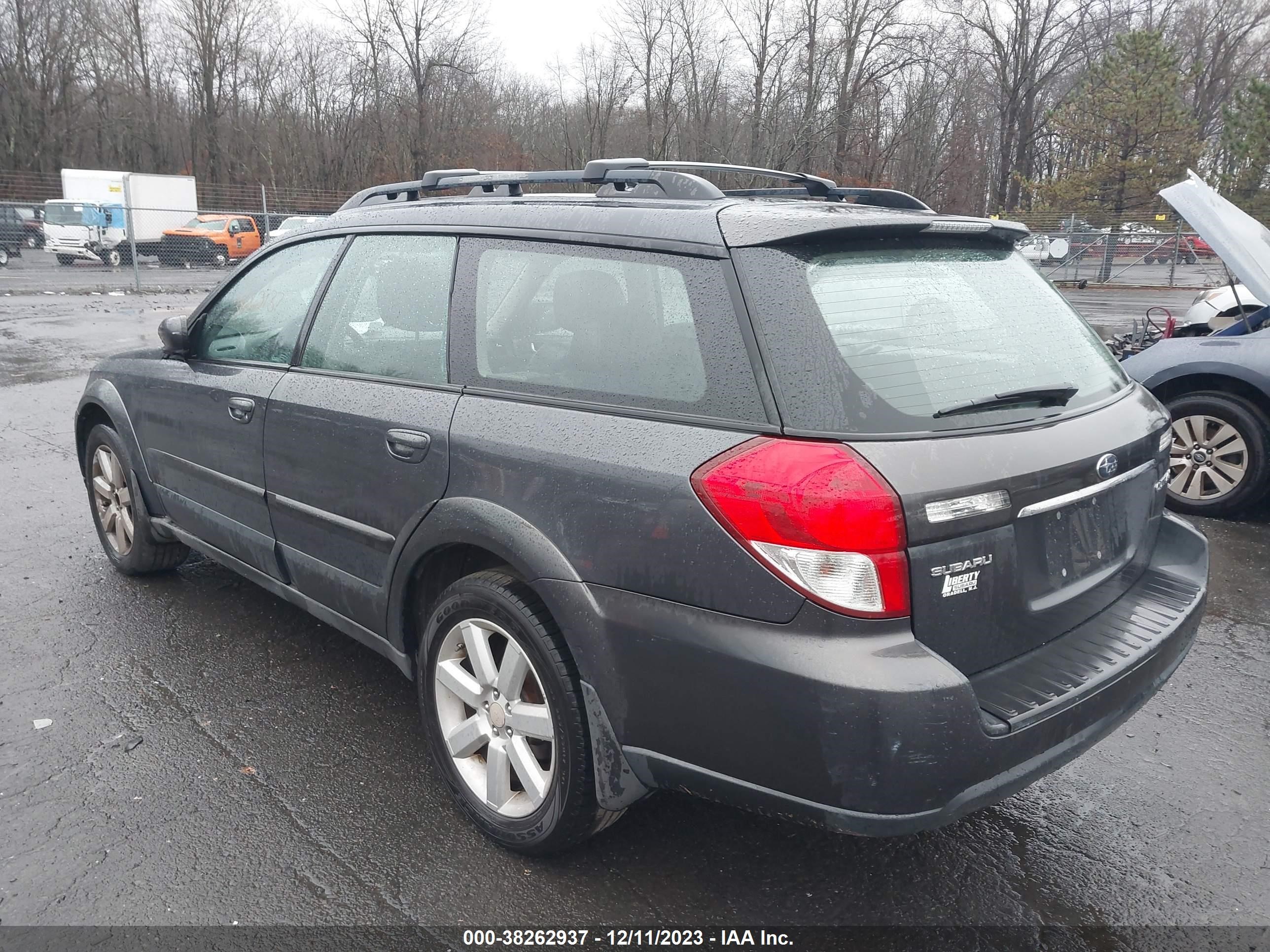 Photo 2 VIN: 4S4BP62C287308896 - SUBARU OUTBACK 