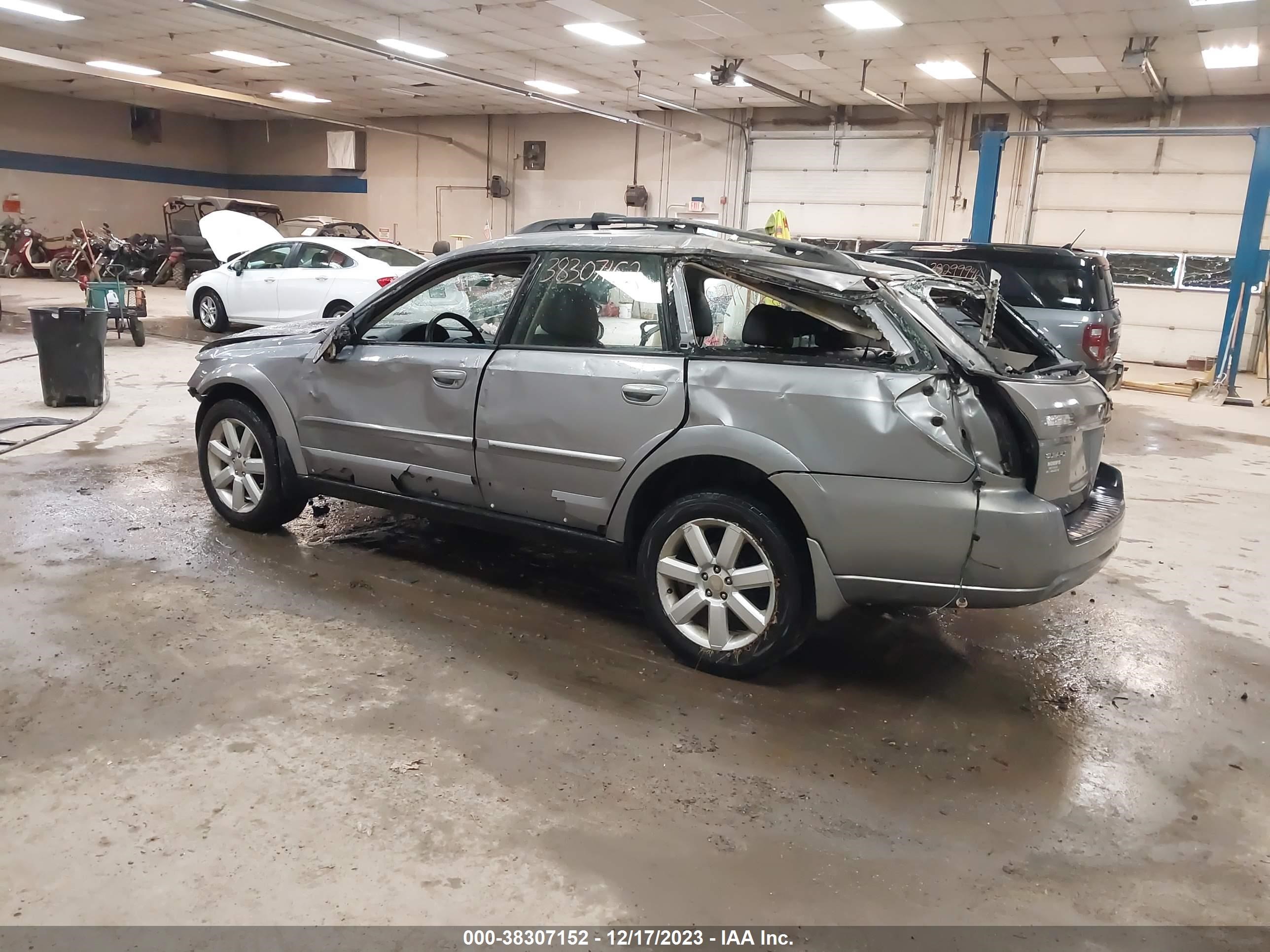 Photo 2 VIN: 4S4BP62C287318182 - SUBARU OUTBACK 