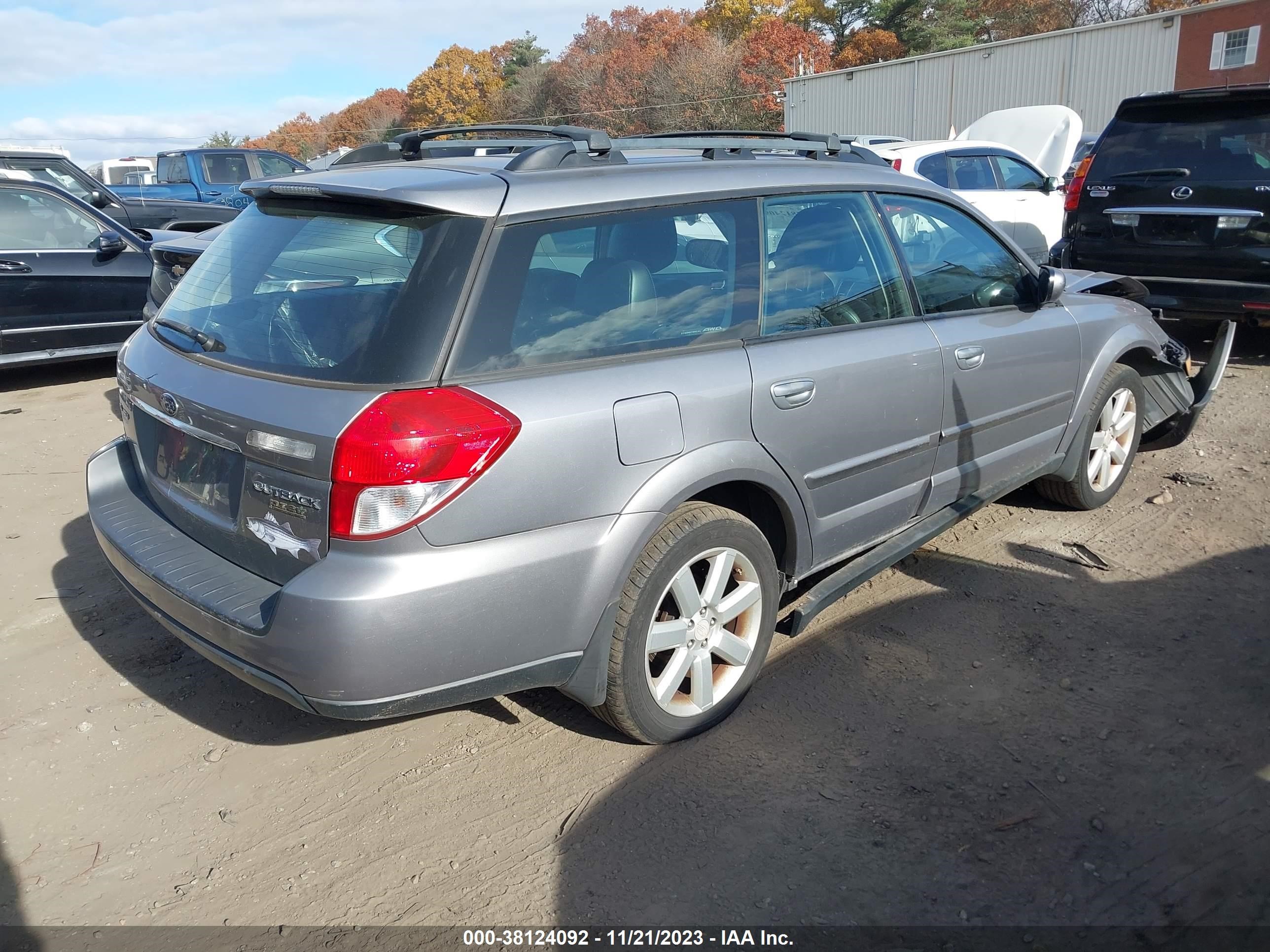 Photo 3 VIN: 4S4BP62C287325035 - SUBARU OUTBACK 