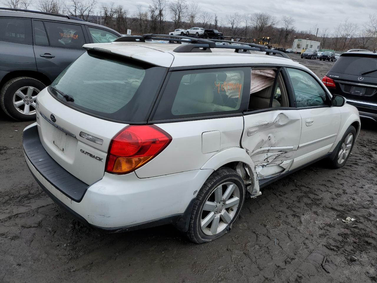 Photo 2 VIN: 4S4BP62C377310350 - SUBARU OUTBACK 