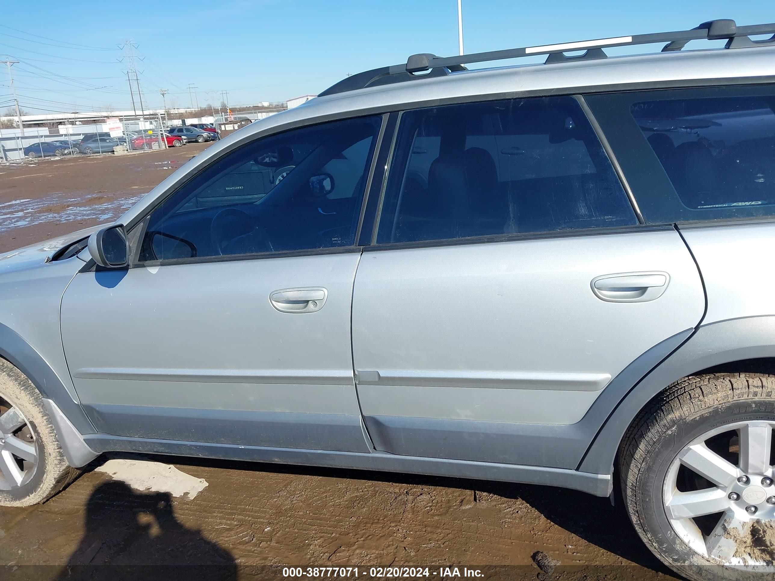 Photo 14 VIN: 4S4BP62C467311196 - SUBARU OUTBACK 