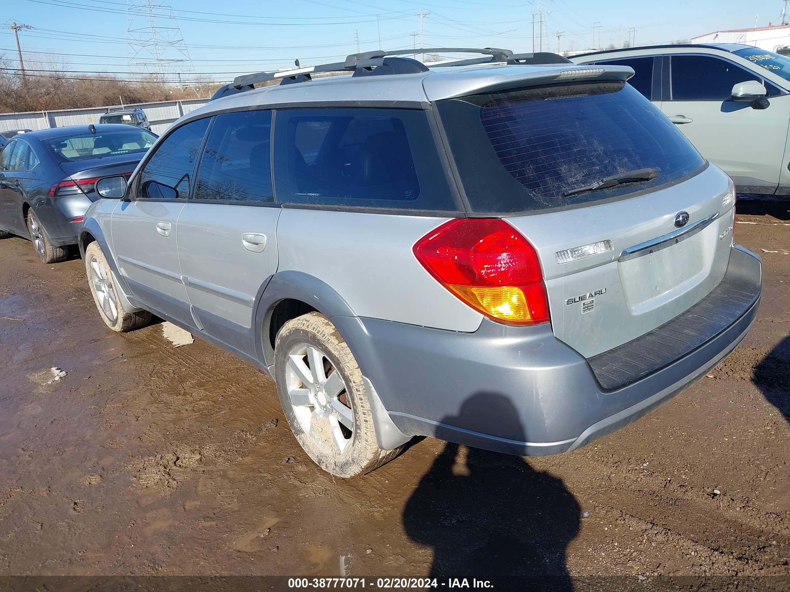 Photo 2 VIN: 4S4BP62C467311196 - SUBARU OUTBACK 