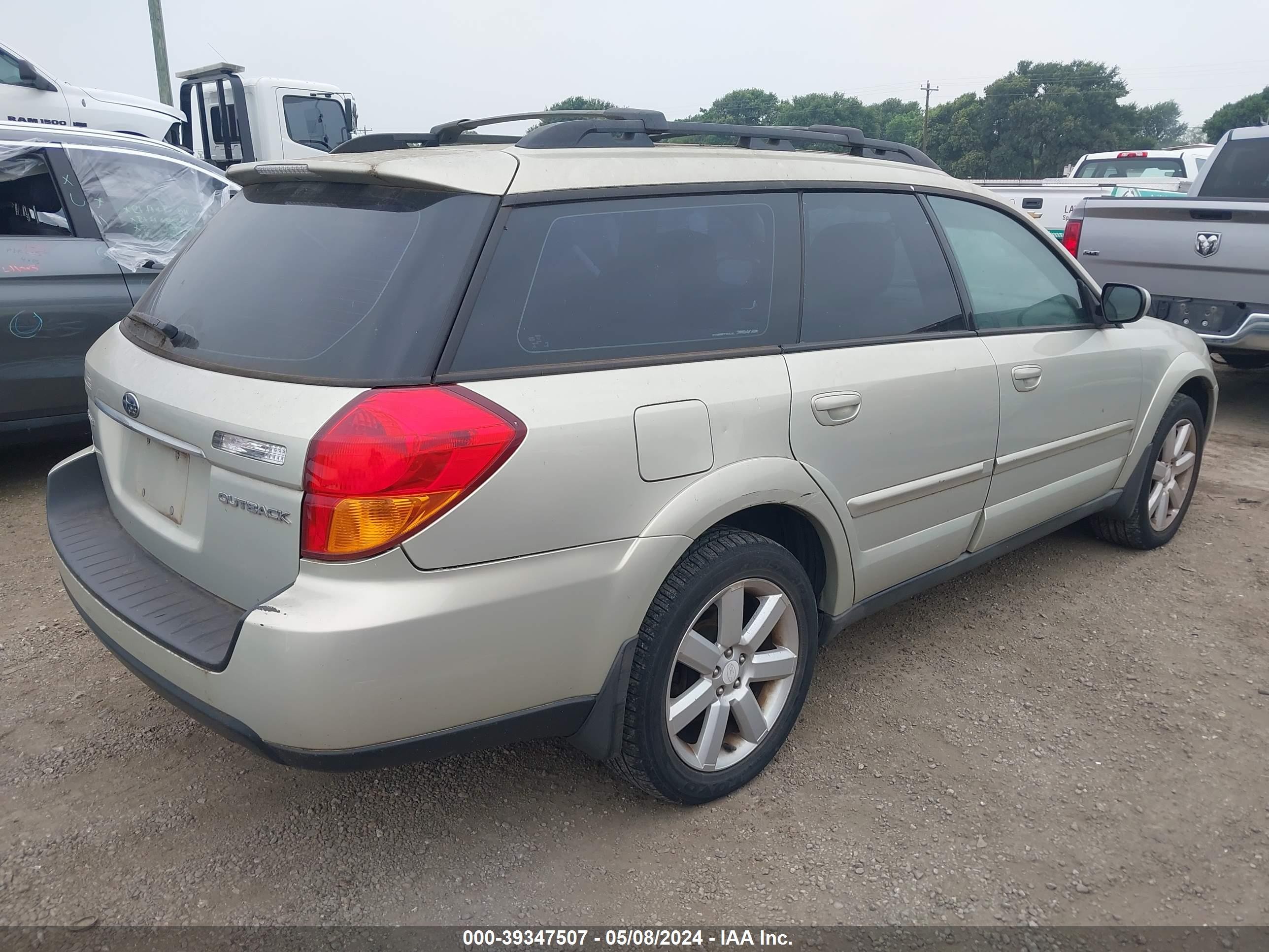 Photo 3 VIN: 4S4BP62C467347034 - SUBARU OUTBACK 