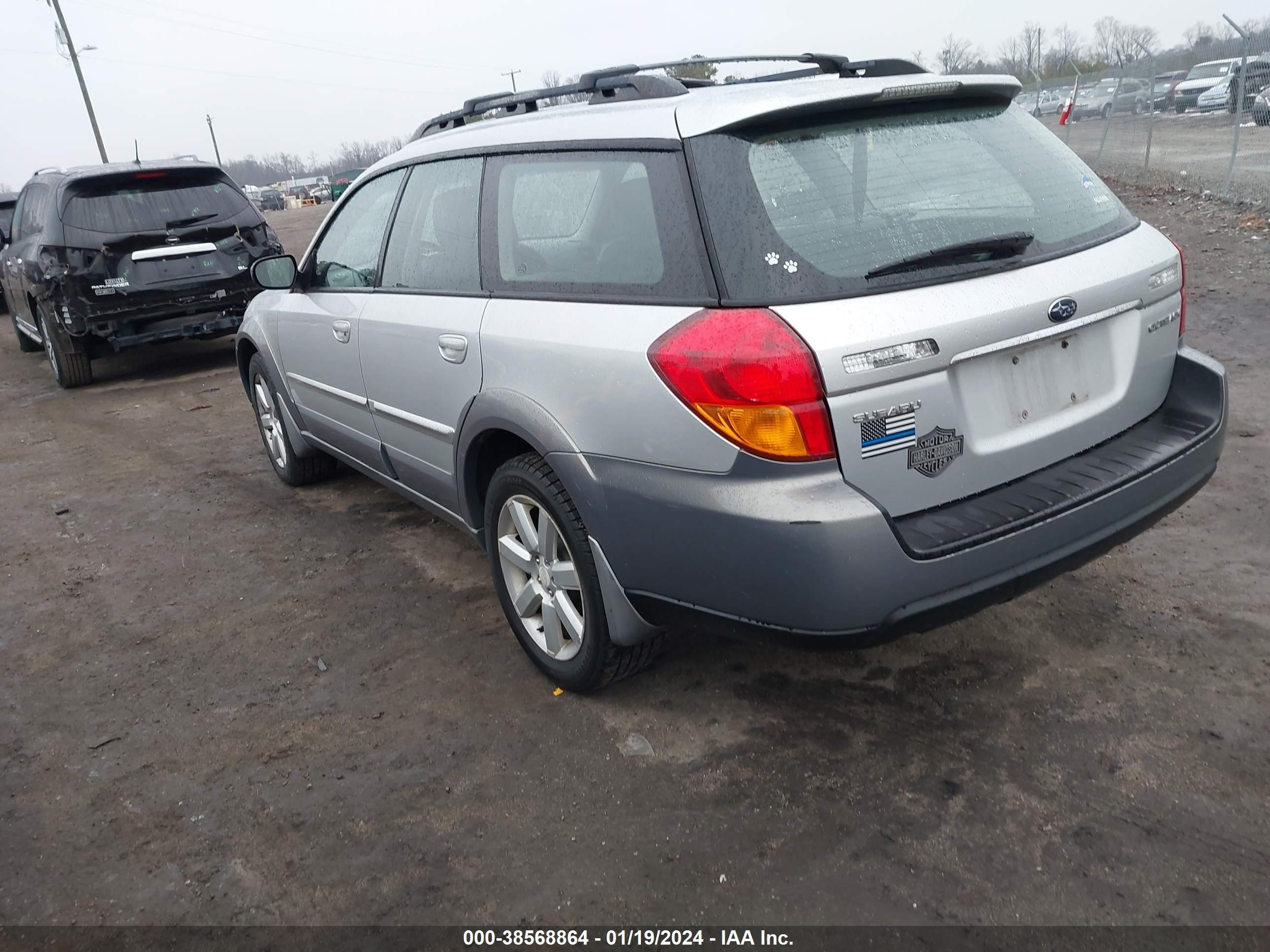 Photo 2 VIN: 4S4BP62C667361047 - SUBARU OUTBACK 