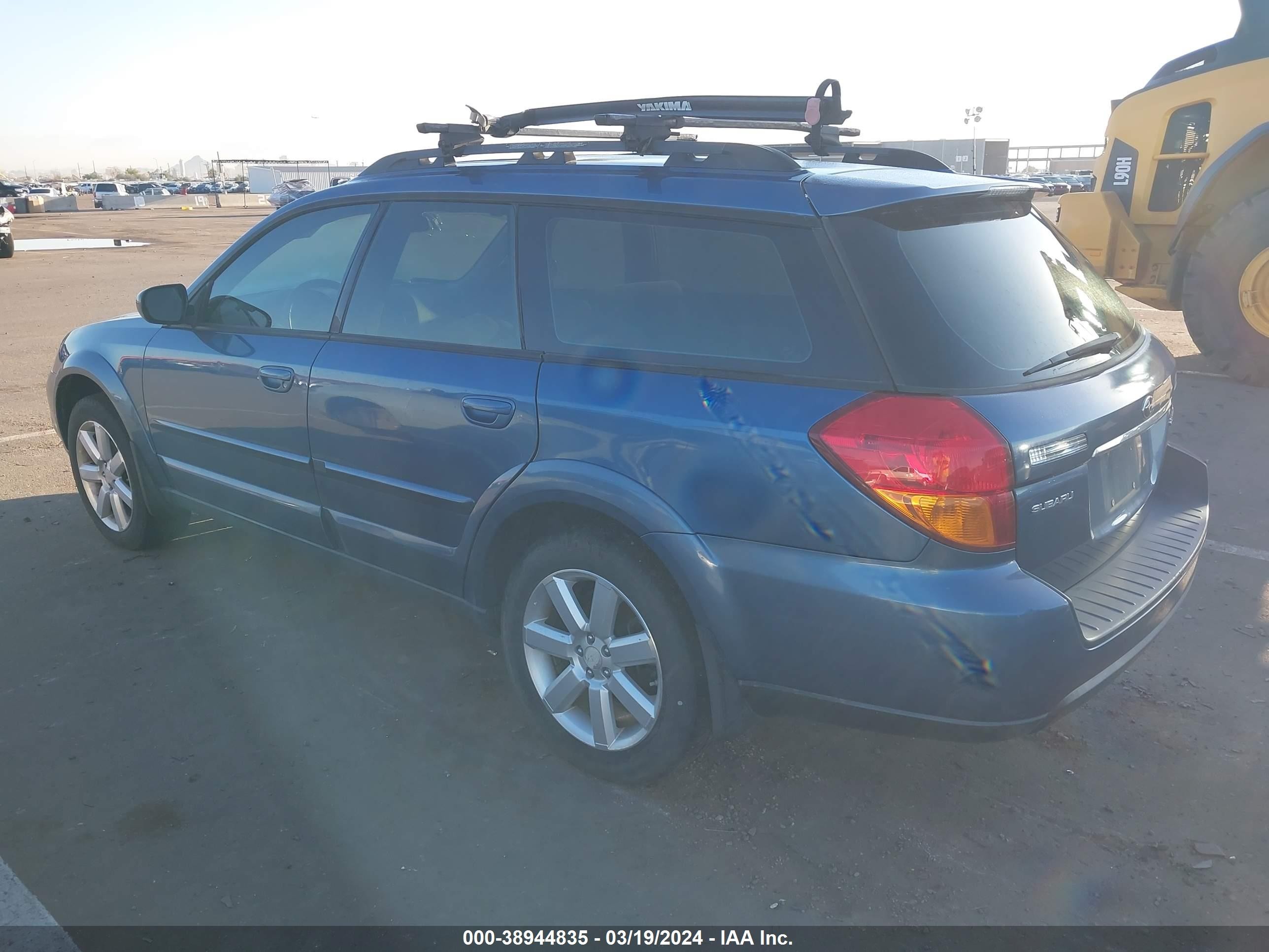 Photo 2 VIN: 4S4BP62C677312027 - SUBARU OUTBACK 