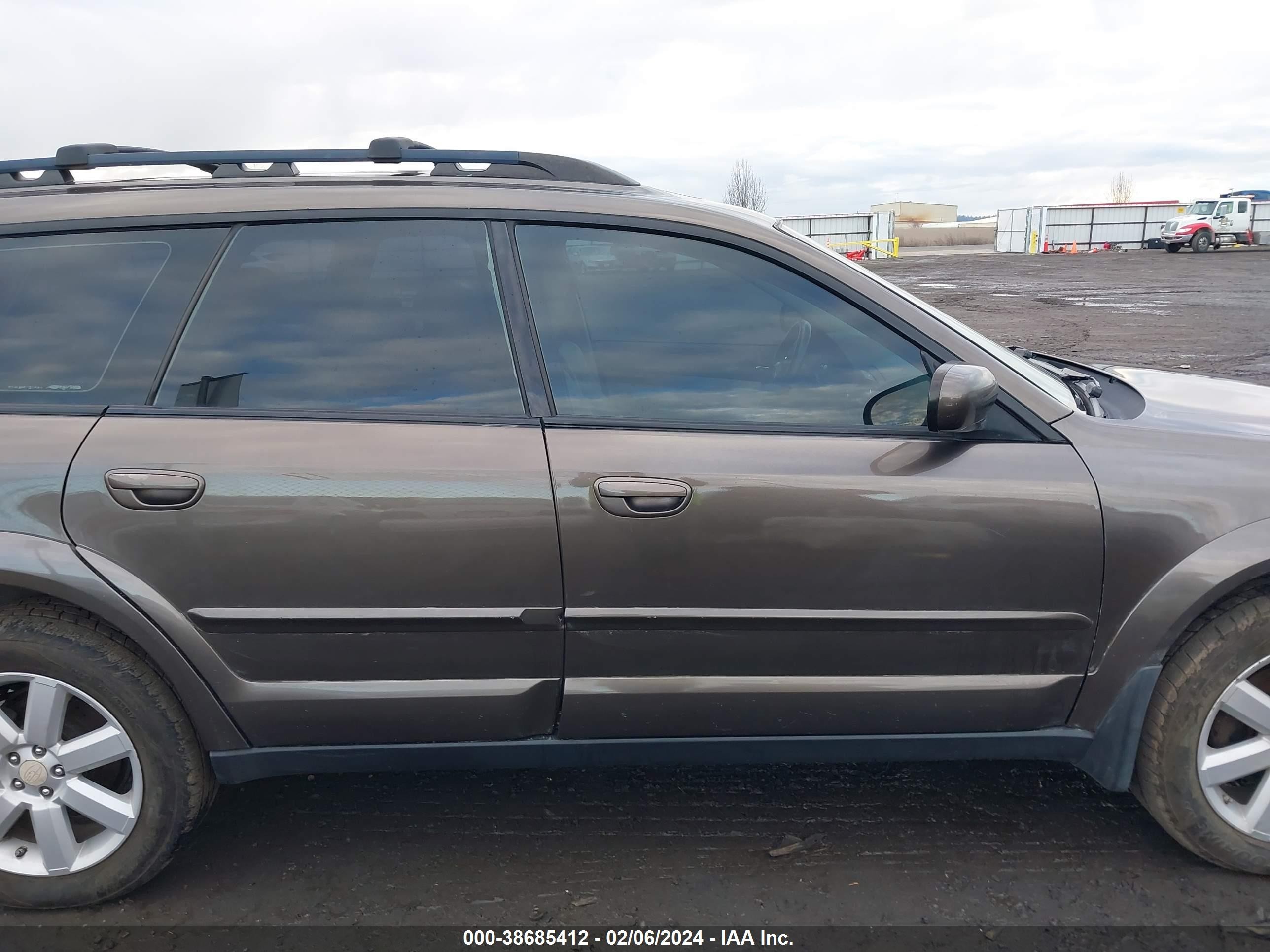 Photo 13 VIN: 4S4BP62C687321876 - SUBARU OUTBACK 