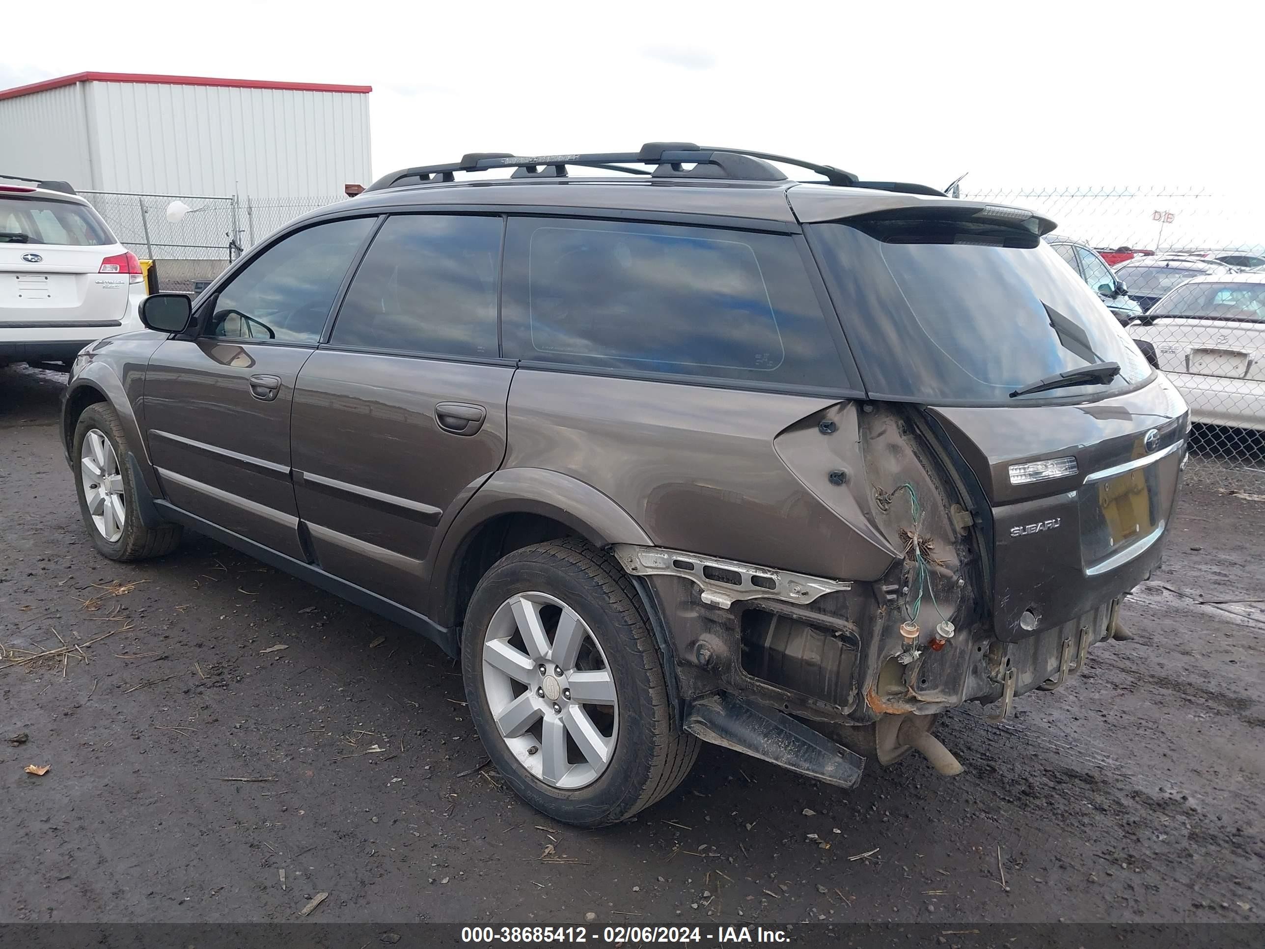 Photo 2 VIN: 4S4BP62C687321876 - SUBARU OUTBACK 