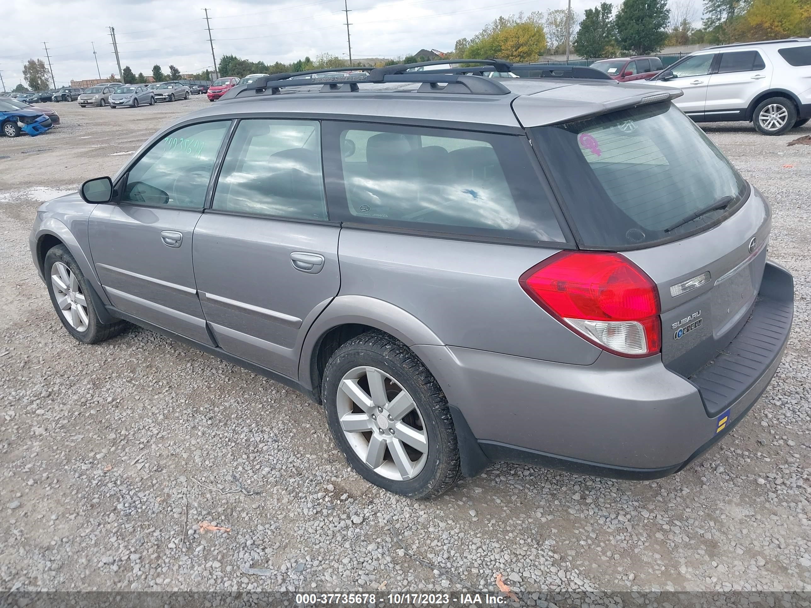 Photo 2 VIN: 4S4BP62C687331498 - SUBARU OUTBACK 