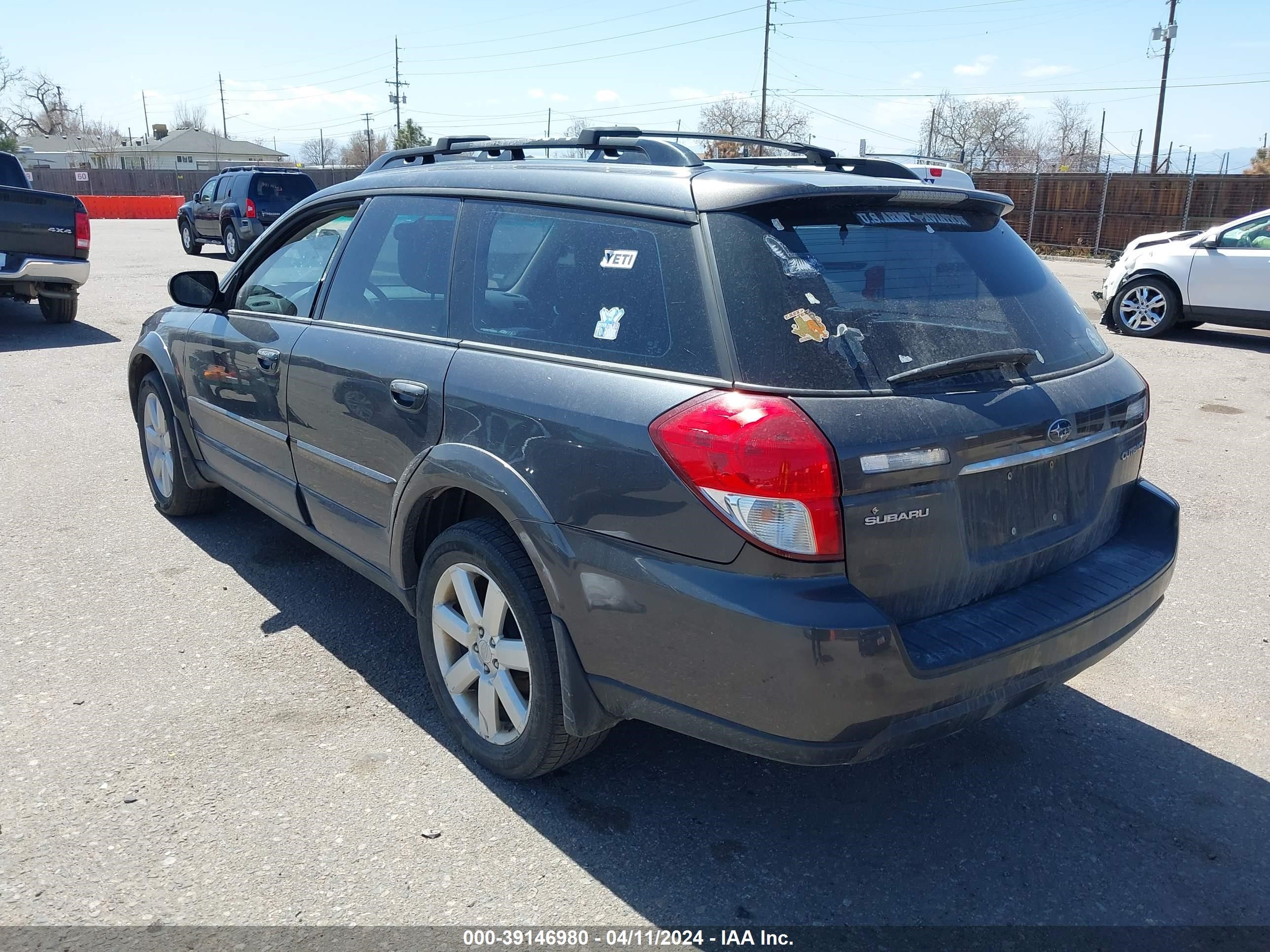 Photo 2 VIN: 4S4BP62C687349855 - SUBARU OUTBACK 