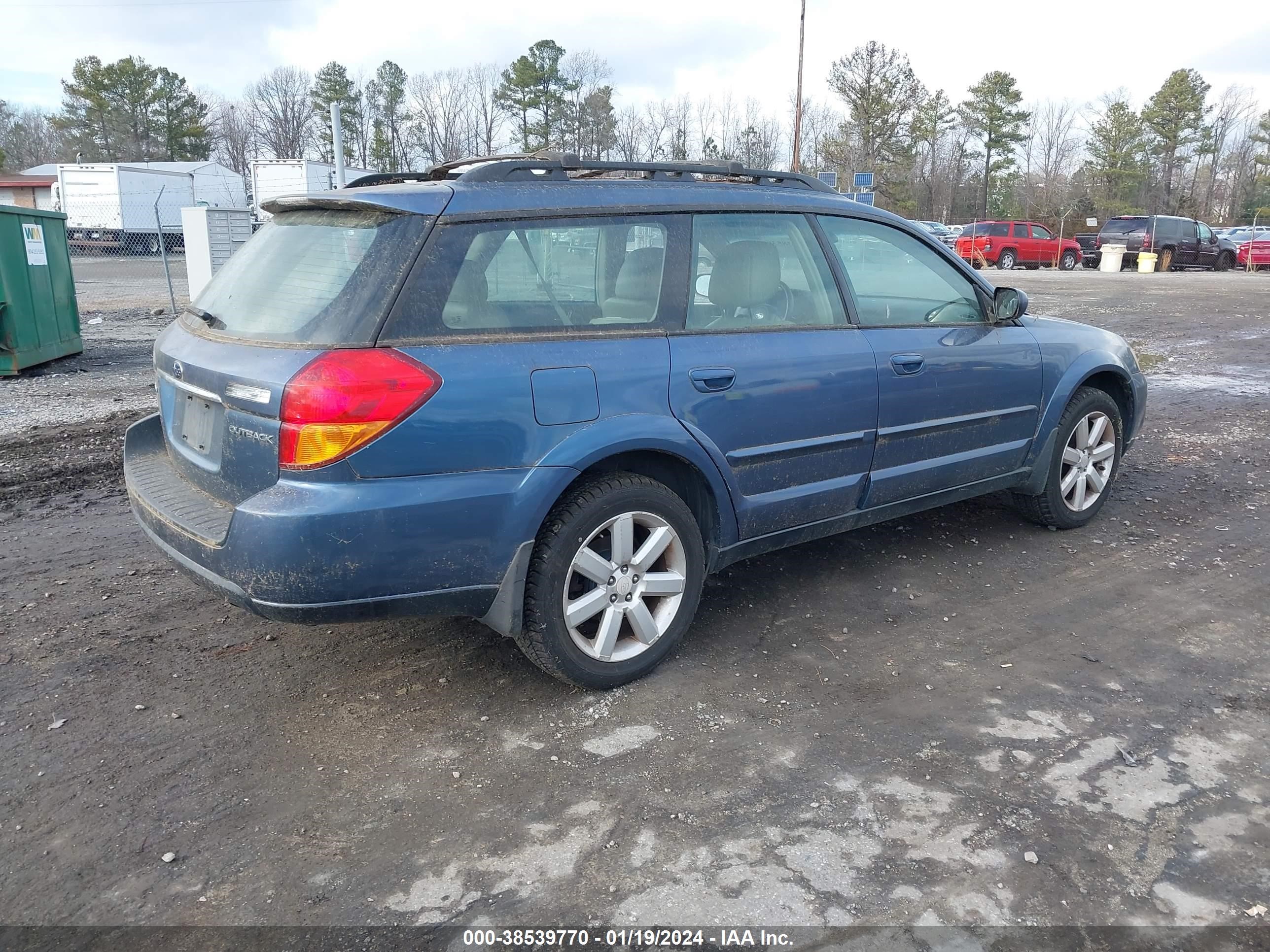 Photo 3 VIN: 4S4BP62C867324288 - SUBARU OUTBACK 