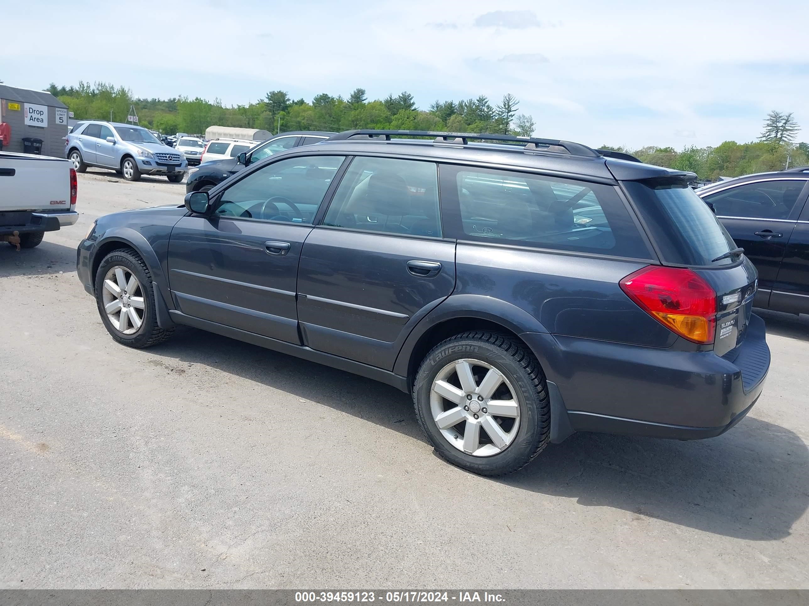 Photo 2 VIN: 4S4BP62C877304480 - SUBARU OUTBACK 