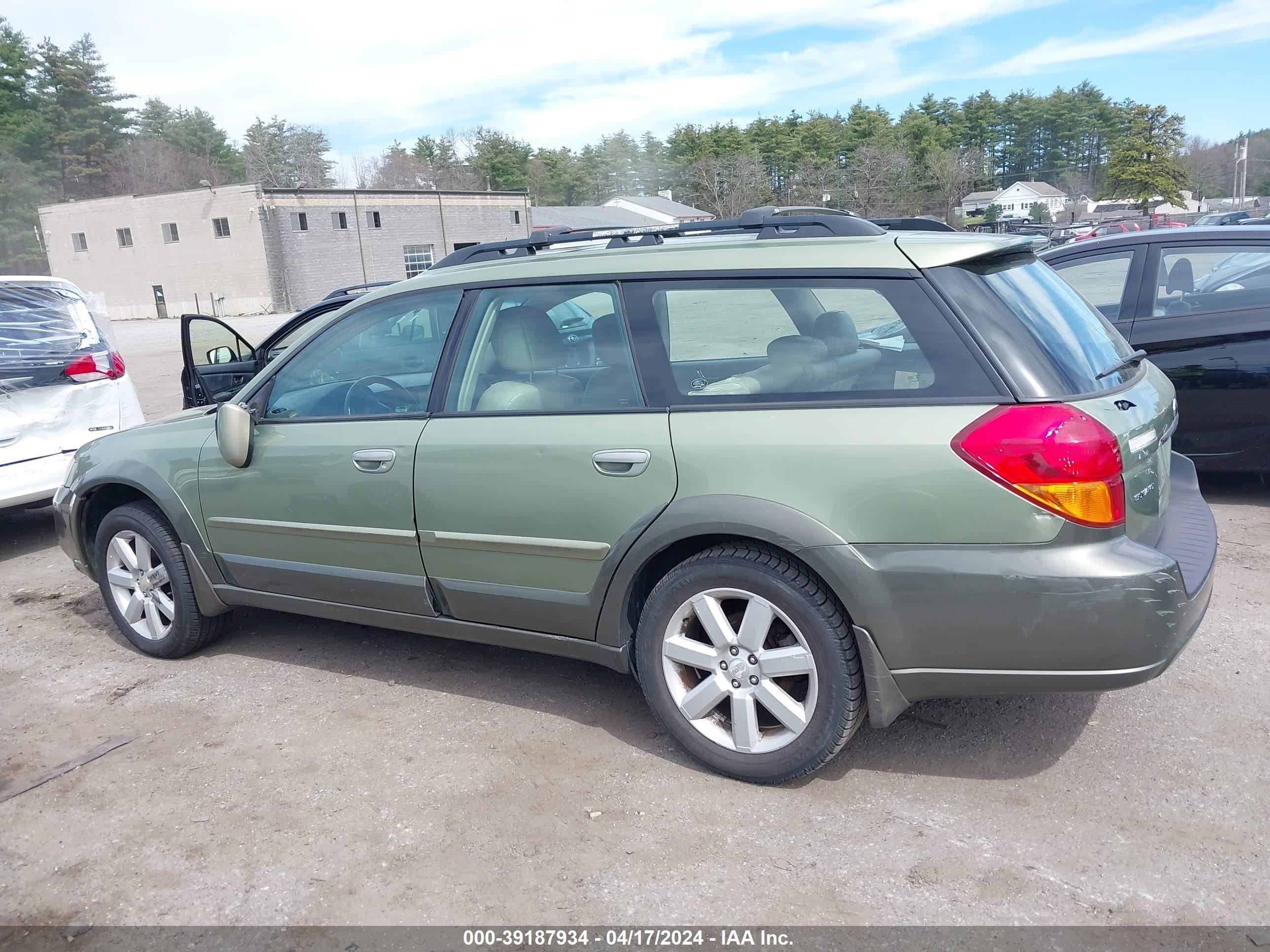 Photo 13 VIN: 4S4BP62C967306835 - SUBARU OUTBACK 