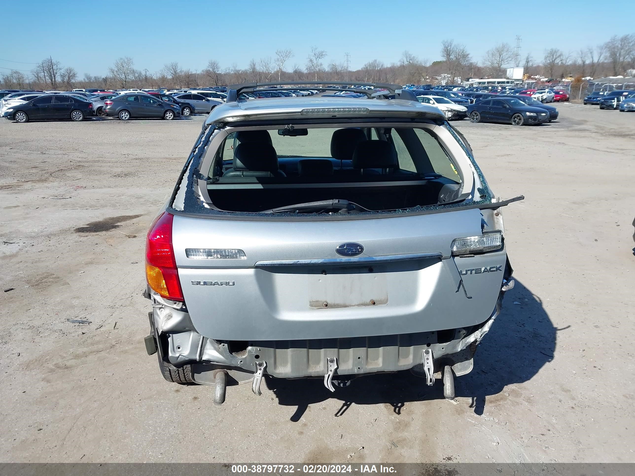 Photo 5 VIN: 4S4BP62CX77330675 - SUBARU OUTBACK 