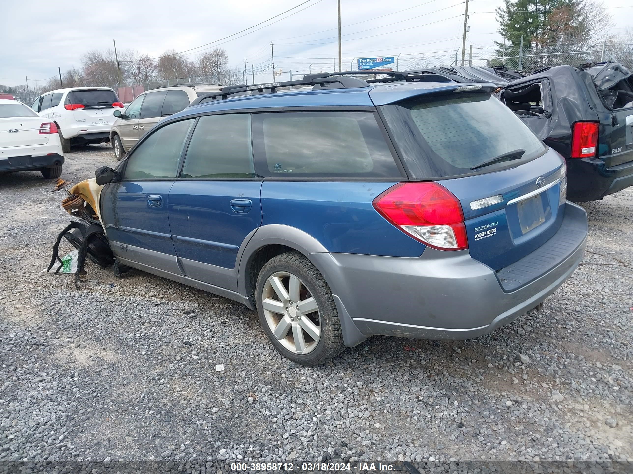 Photo 2 VIN: 4S4BP62CX87356338 - SUBARU OUTBACK 