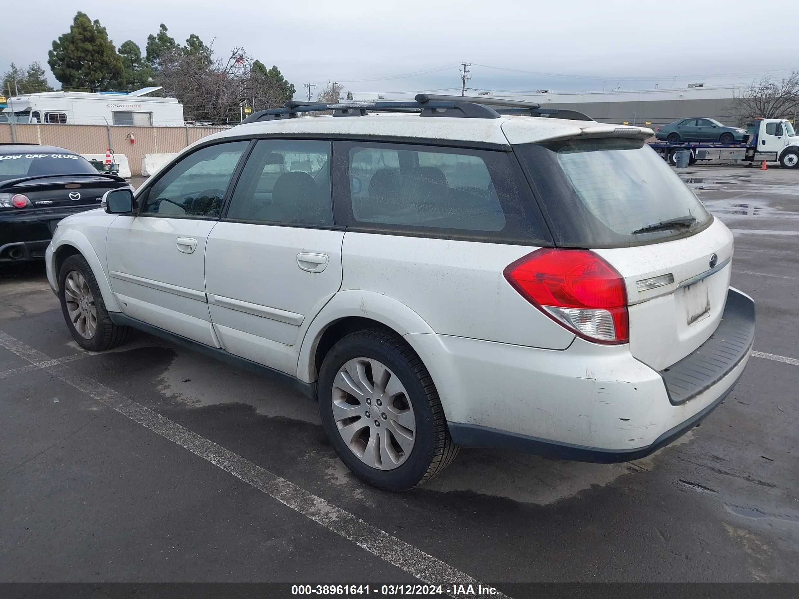 Photo 2 VIN: 4S4BP63C784301801 - SUBARU OUTBACK 