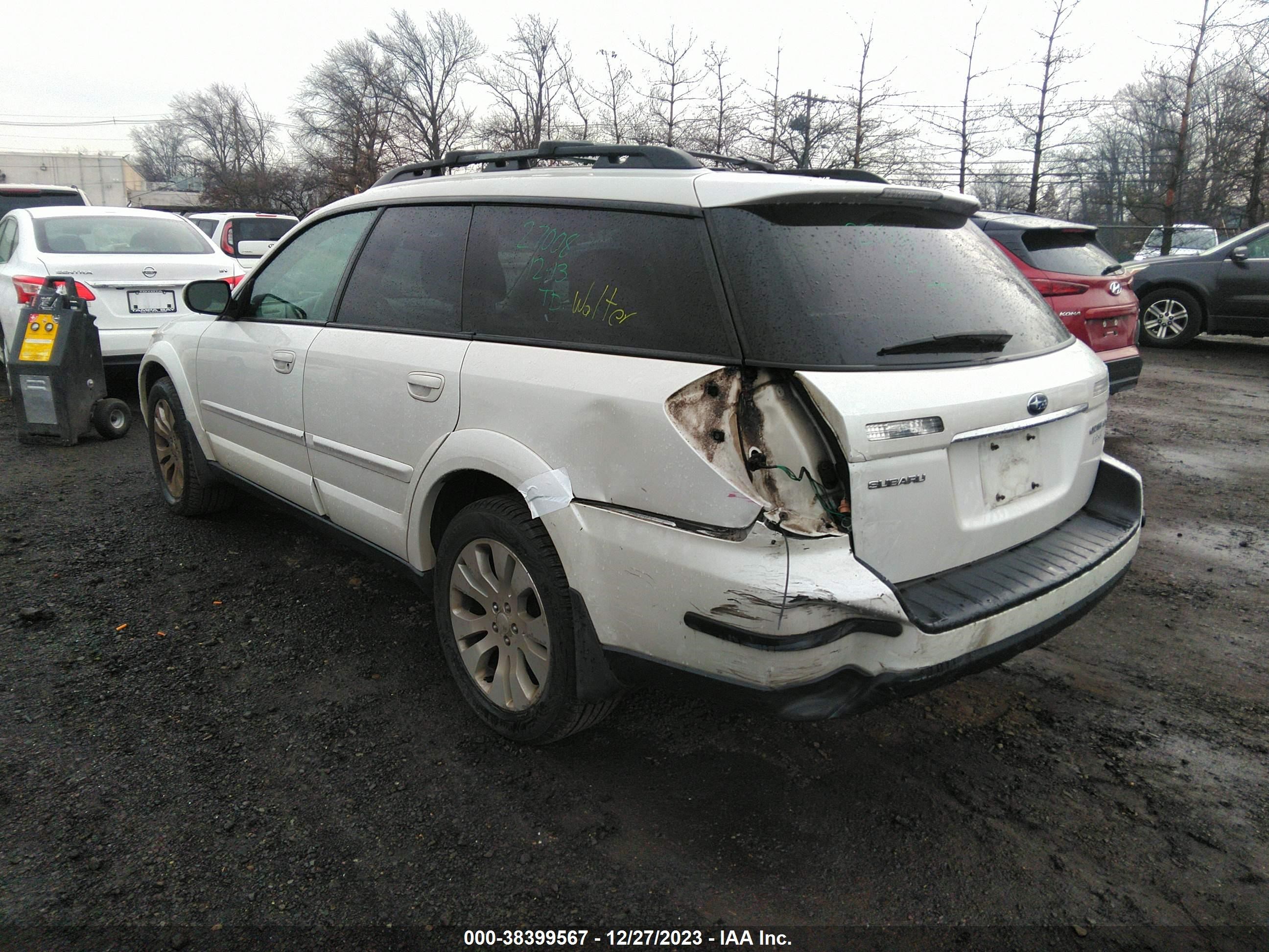 Photo 2 VIN: 4S4BP66C297333793 - SUBARU OUTBACK 