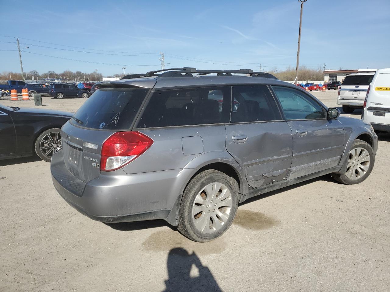 Photo 2 VIN: 4S4BP66CX97324940 - SUBARU OUTBACK 