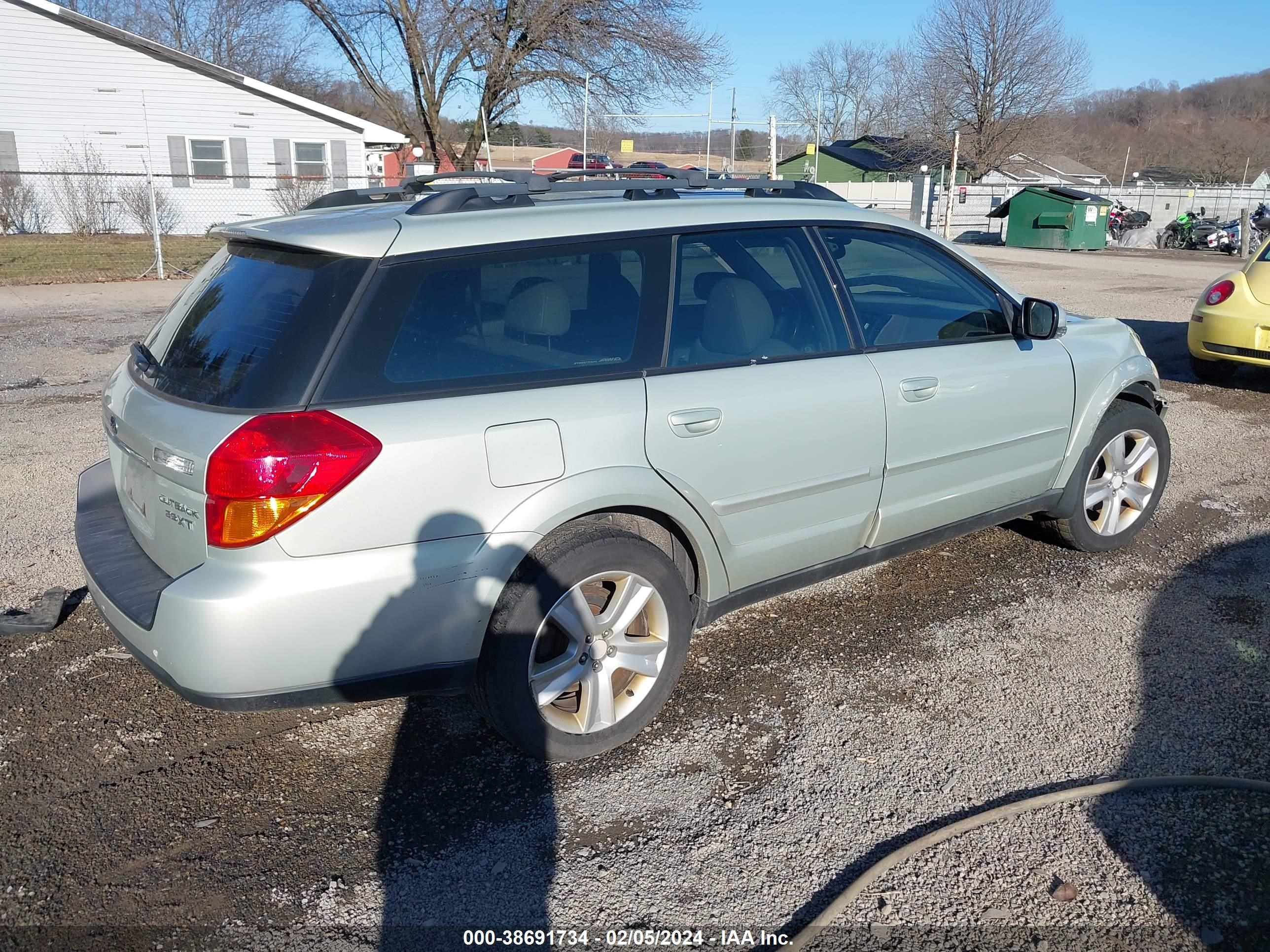 Photo 3 VIN: 4S4BP67C554388460 - SUBARU OUTBACK 