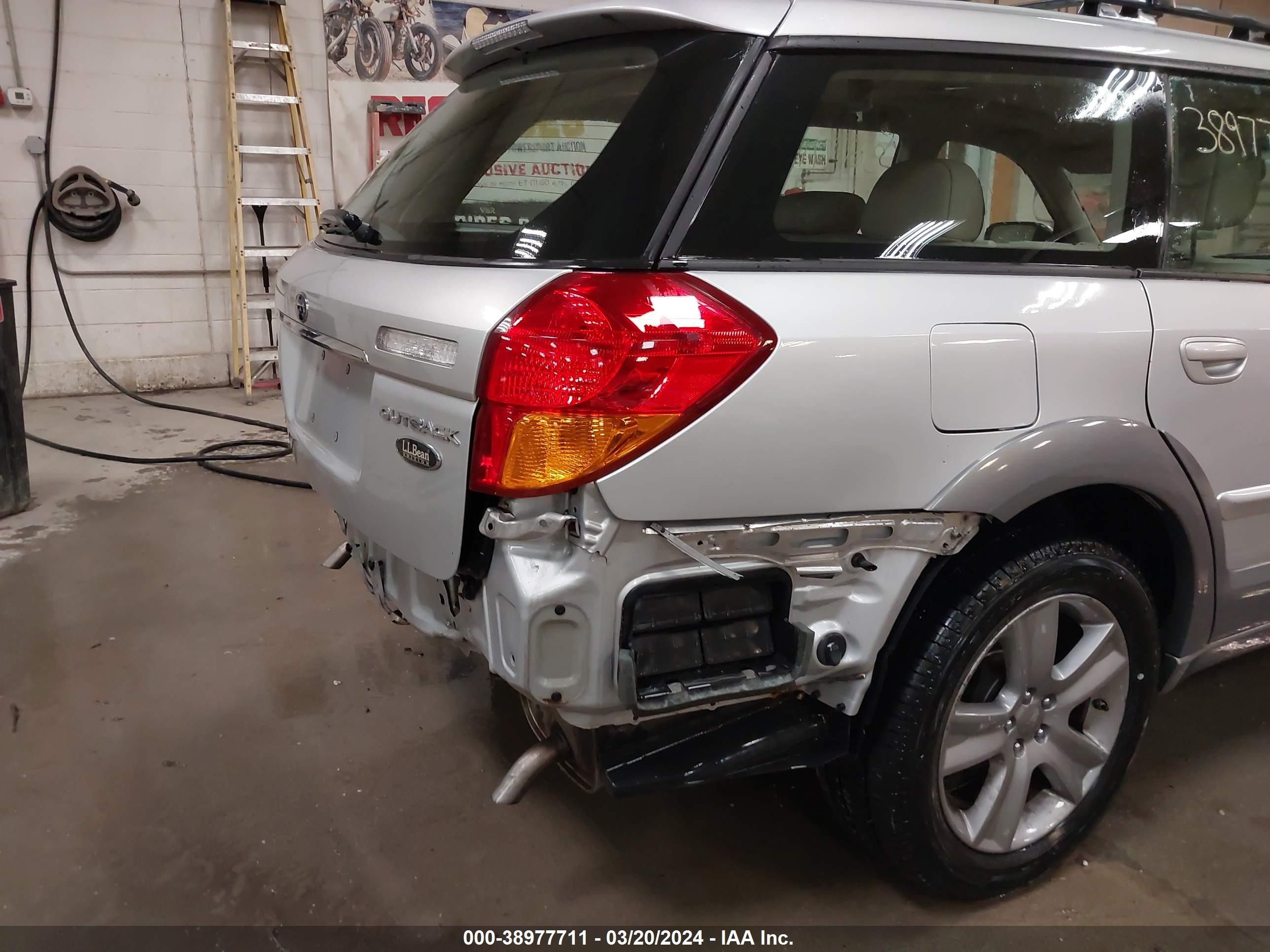 Photo 13 VIN: 4S4BP86C264327095 - SUBARU OUTBACK 