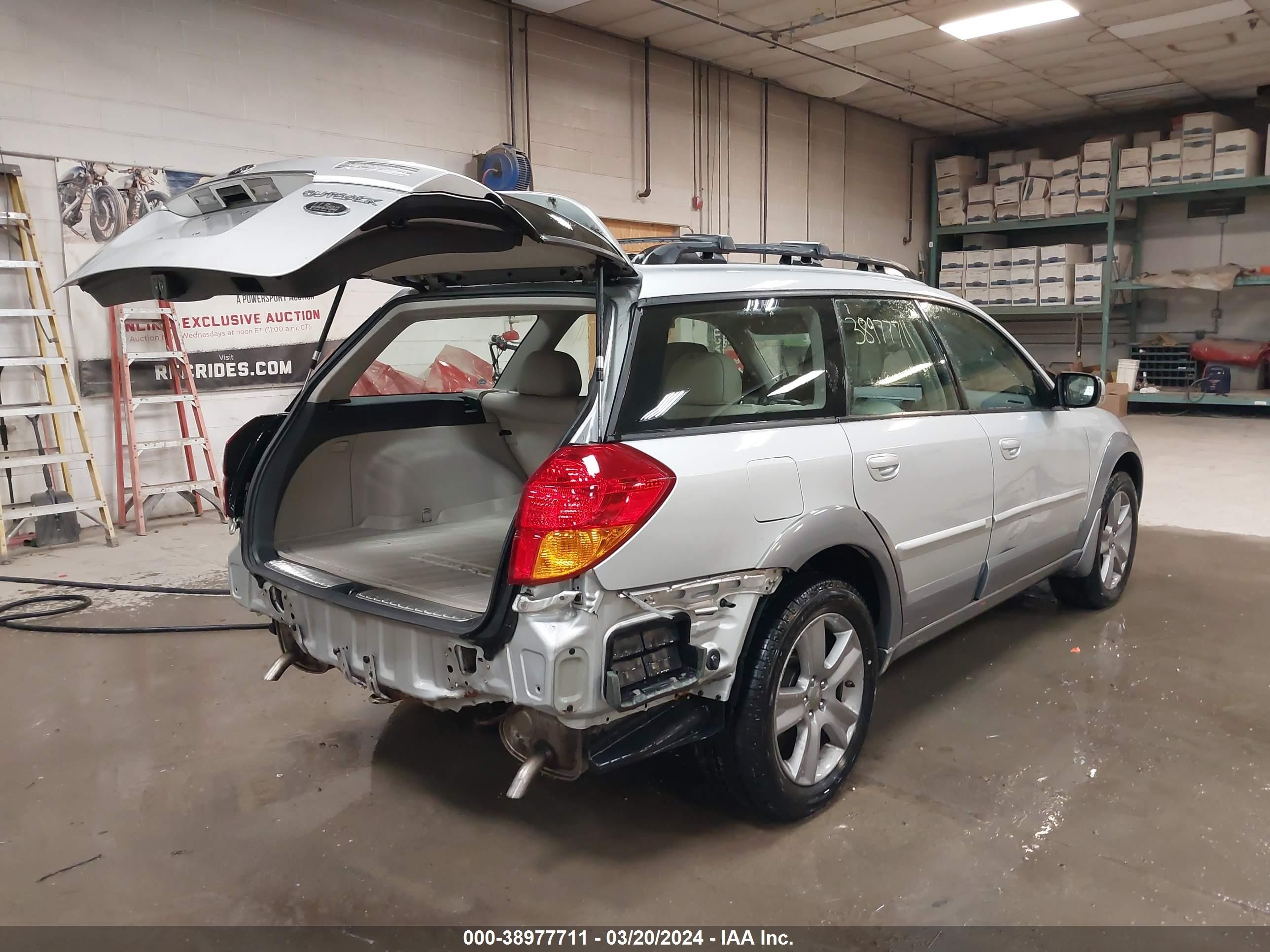 Photo 3 VIN: 4S4BP86C264327095 - SUBARU OUTBACK 