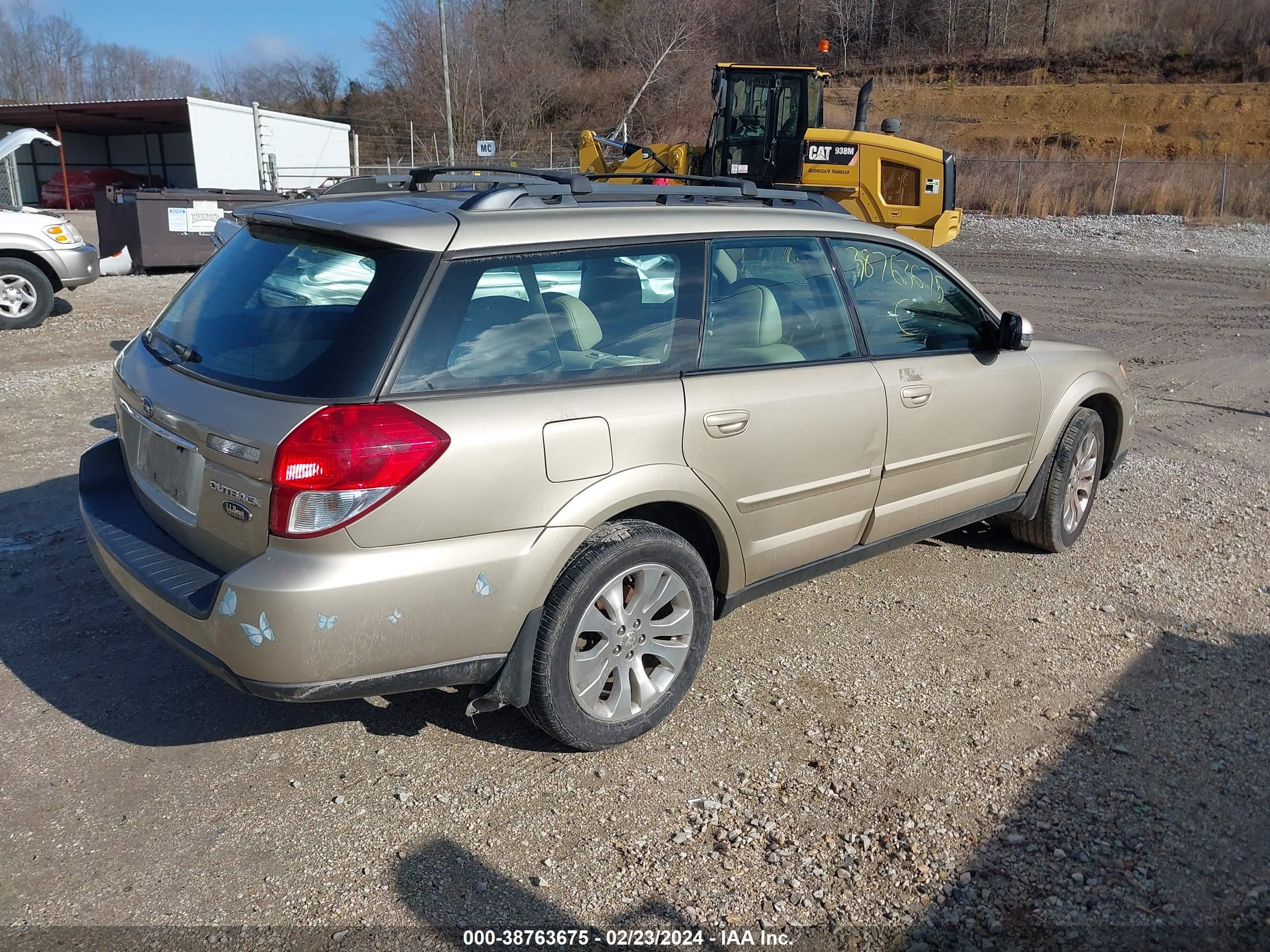 Photo 3 VIN: 4S4BP86C684331184 - SUBARU OUTBACK 