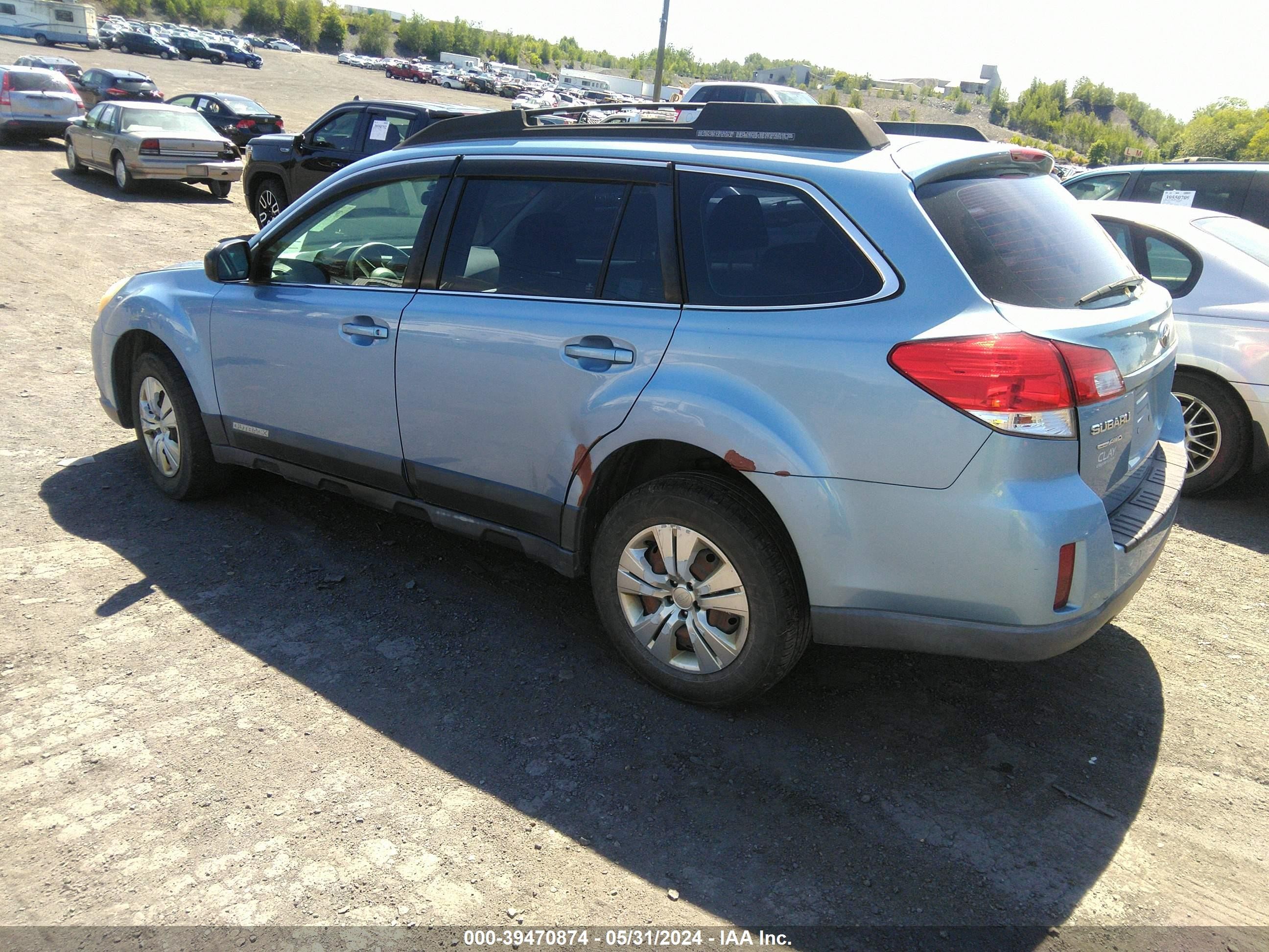 Photo 2 VIN: 4S4BRBAC2B3389885 - SUBARU OUTBACK 