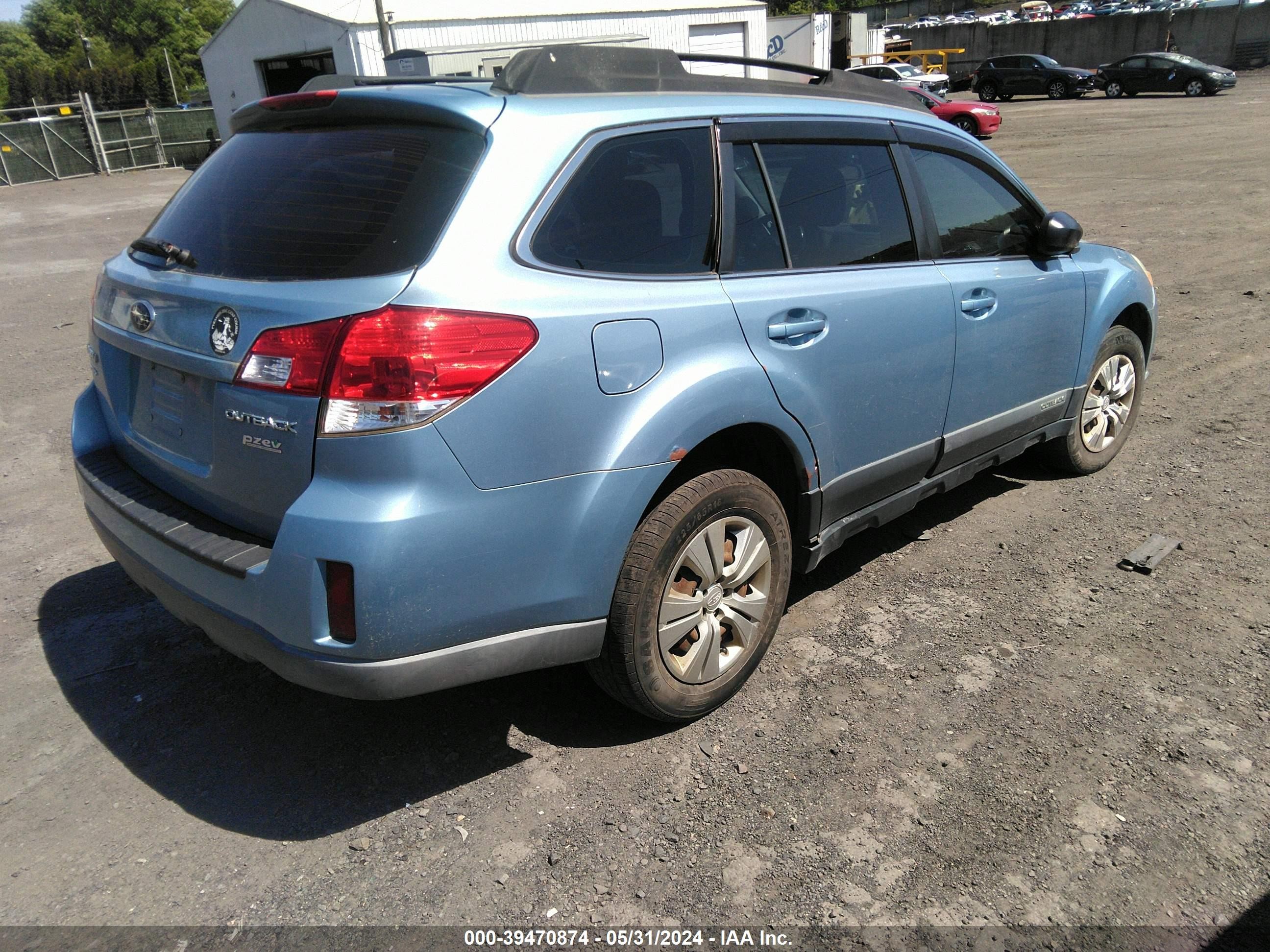 Photo 3 VIN: 4S4BRBAC2B3389885 - SUBARU OUTBACK 