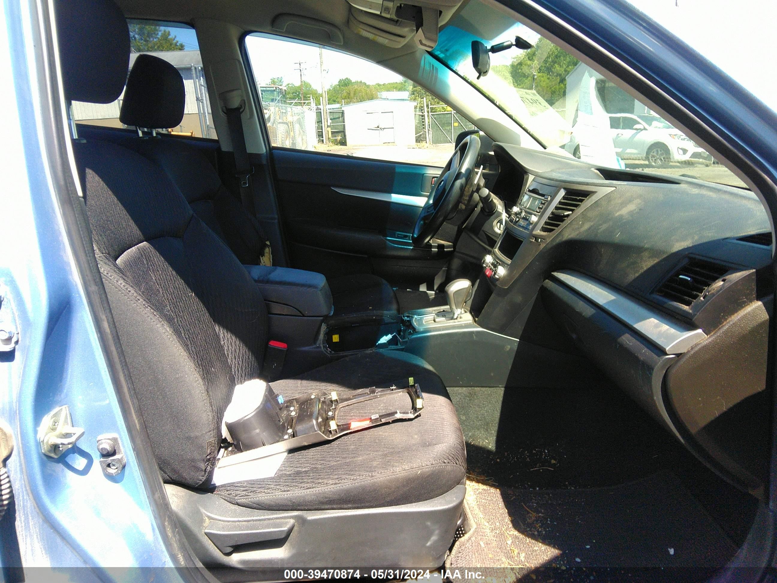 Photo 4 VIN: 4S4BRBAC2B3389885 - SUBARU OUTBACK 