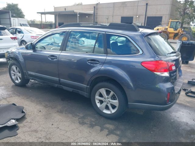 Photo 2 VIN: 4S4BRBAC3E3239479 - SUBARU OUTBACK 